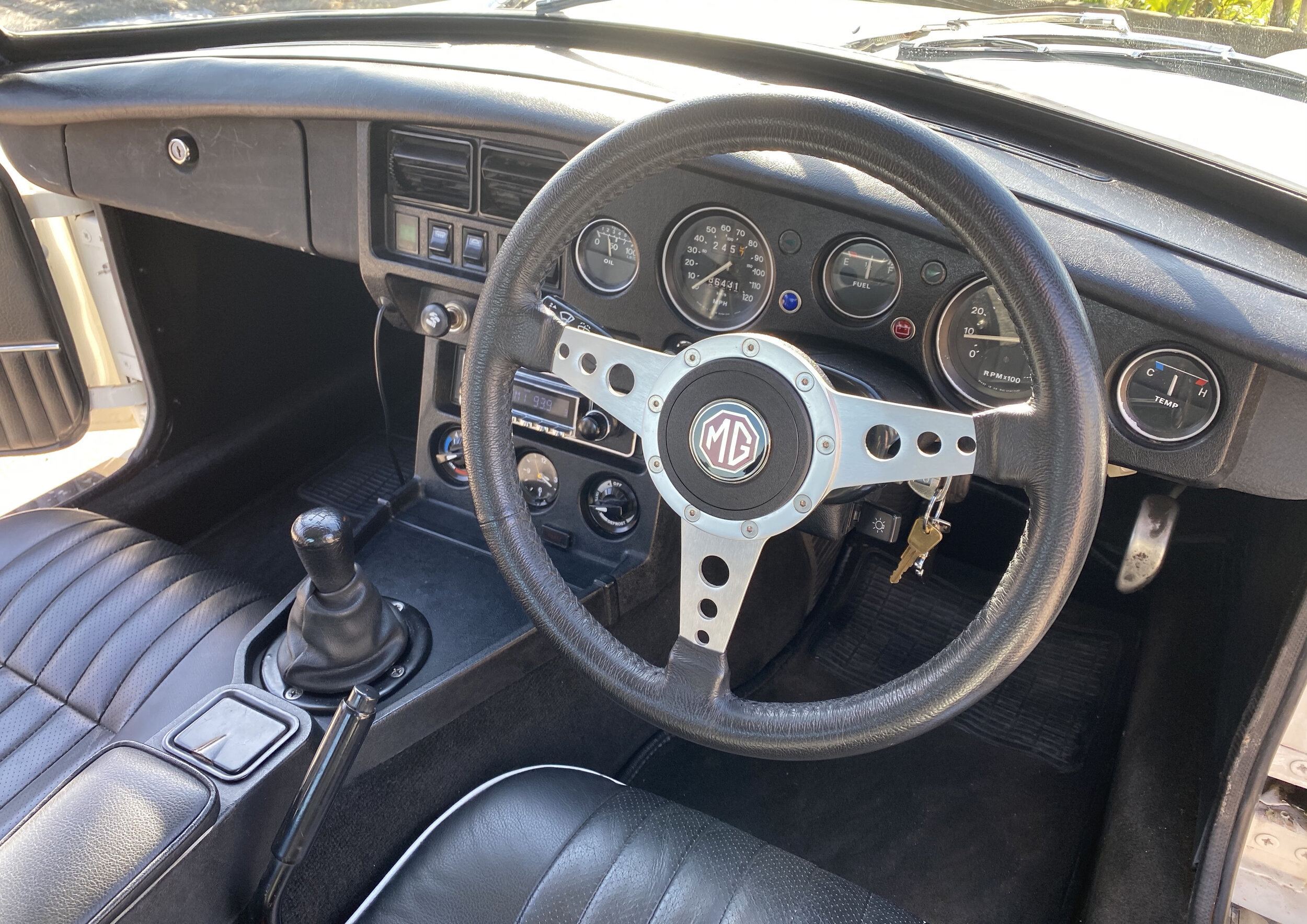 INTERIOR DASH.jpg