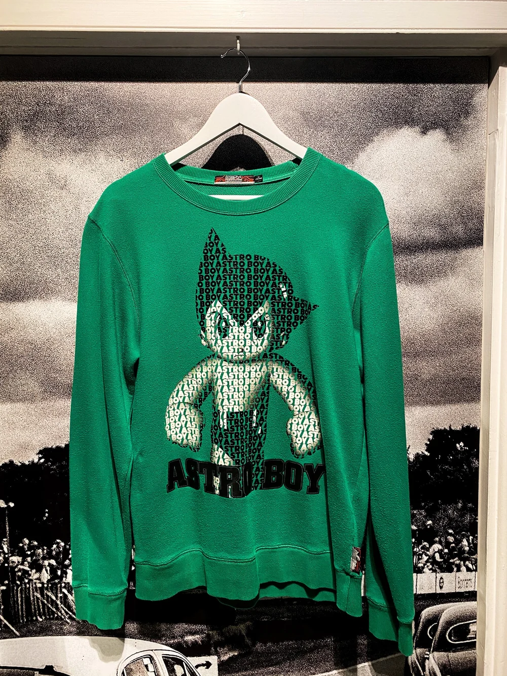 BlackEyePatch × ASTORO BOY CRWE NECK BlackEyePatch × ASTORO BOY