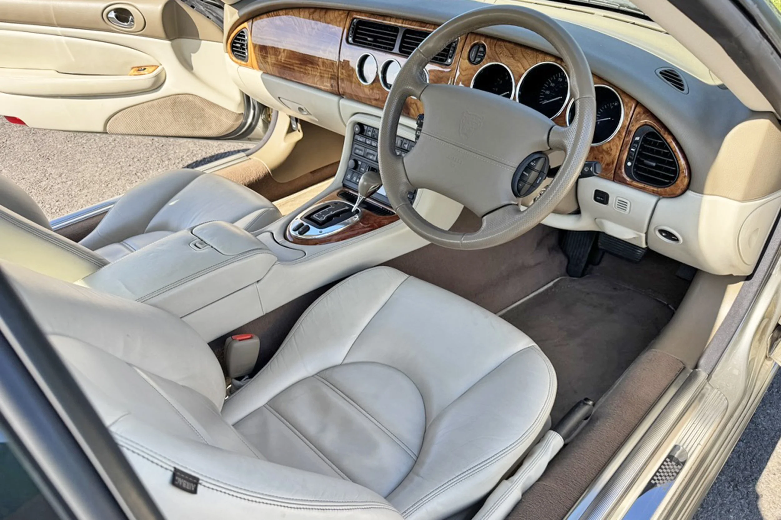 INTERIOR SEATS 2.jpg