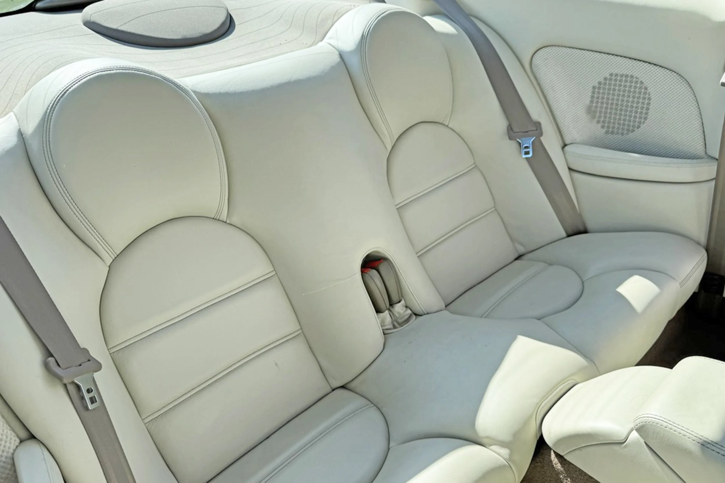 REAR SEATS 2.jpg