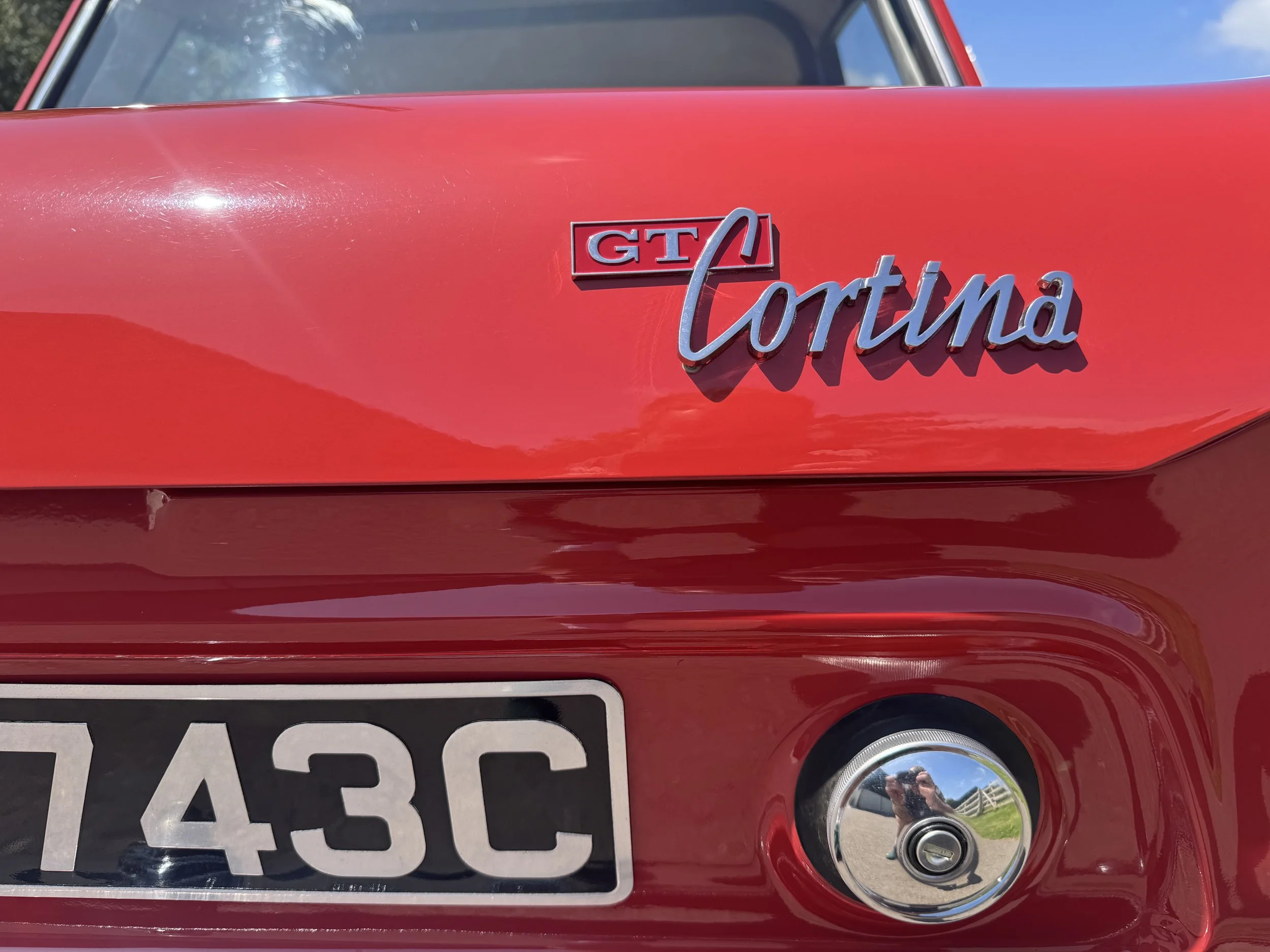 FORD CORTINA BADGE.jpg