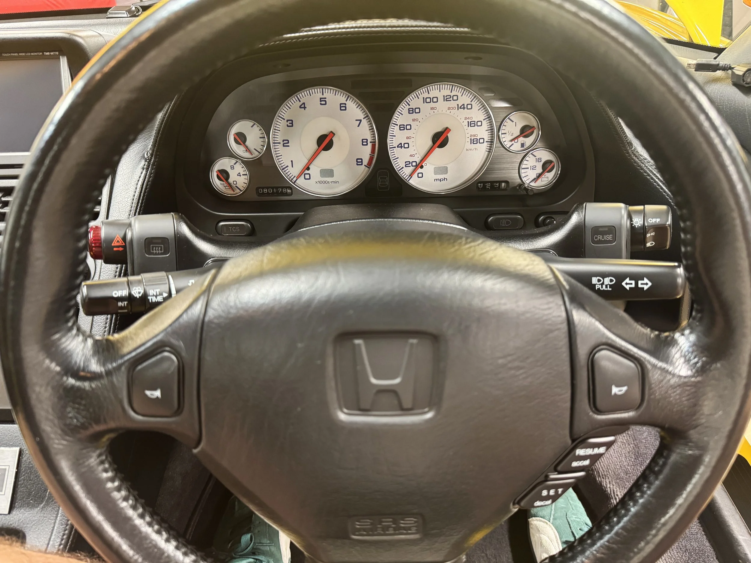 STEERING WHEEL.jpg