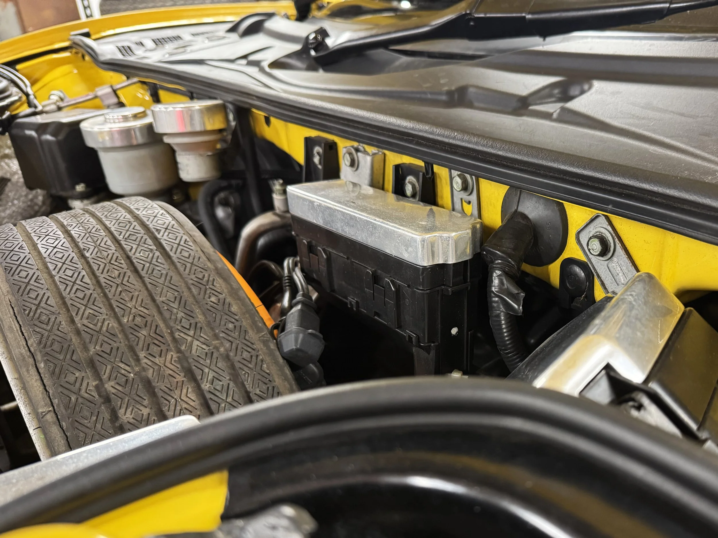 DETAIL BONNET OPEN 2.jpg