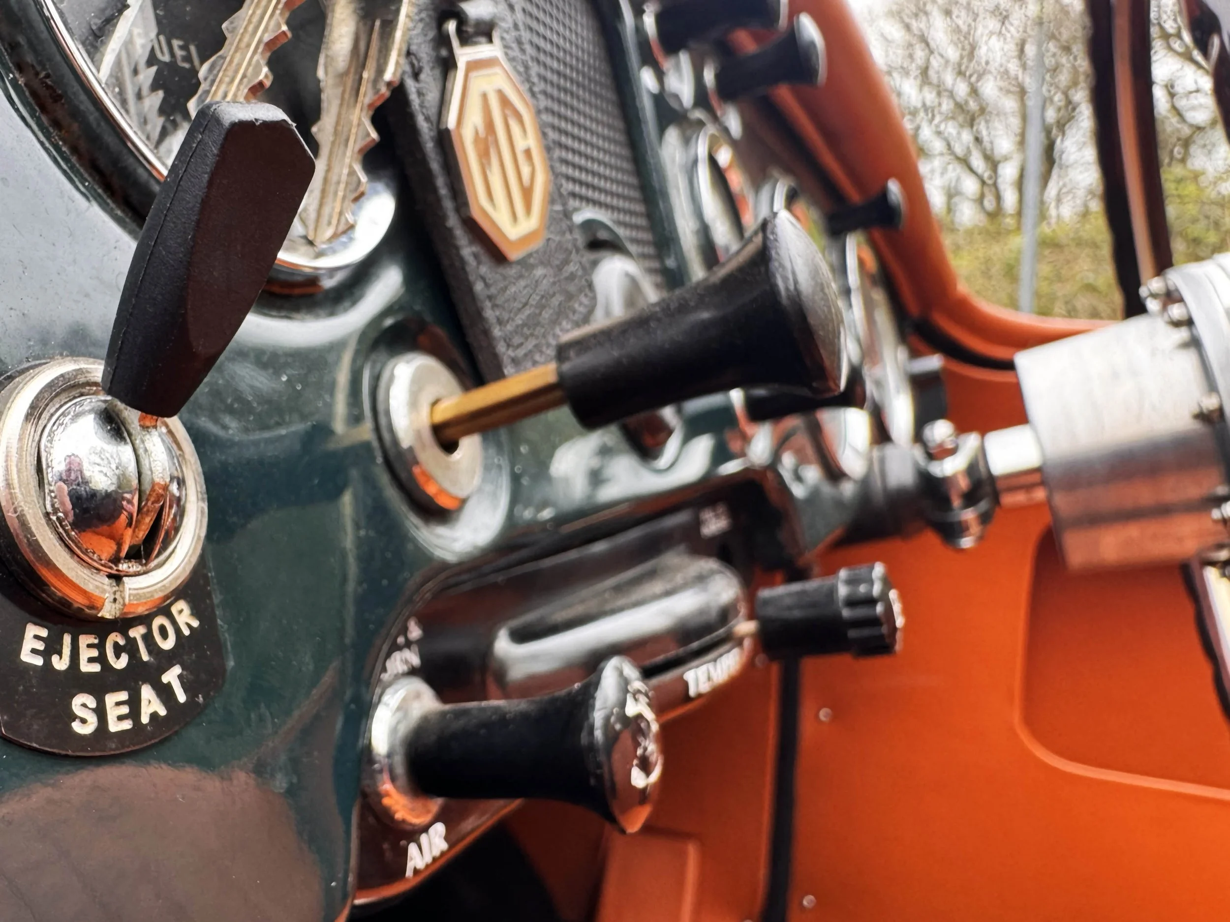 EJECTOR SEAT.jpg