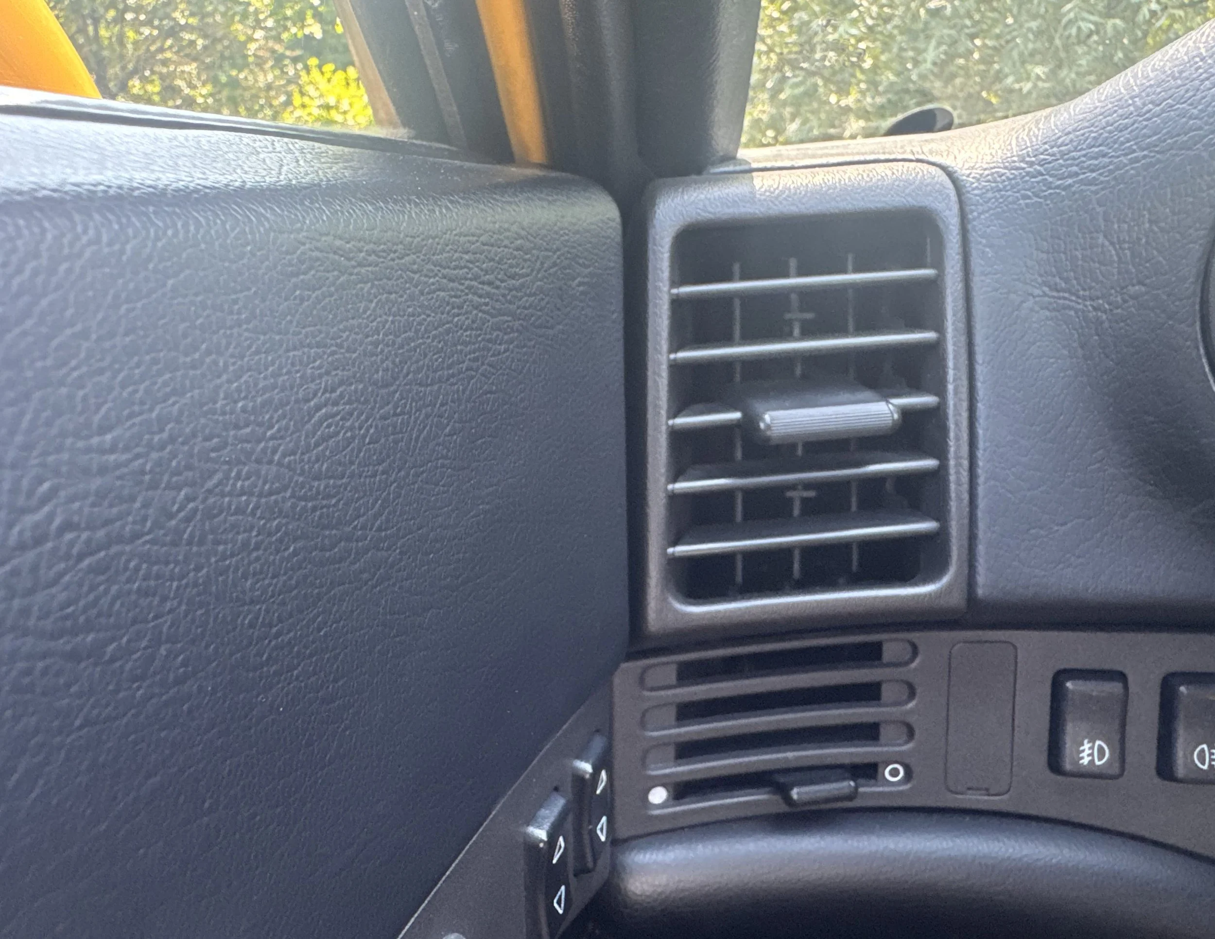 DETAIL VENT 2.jpg