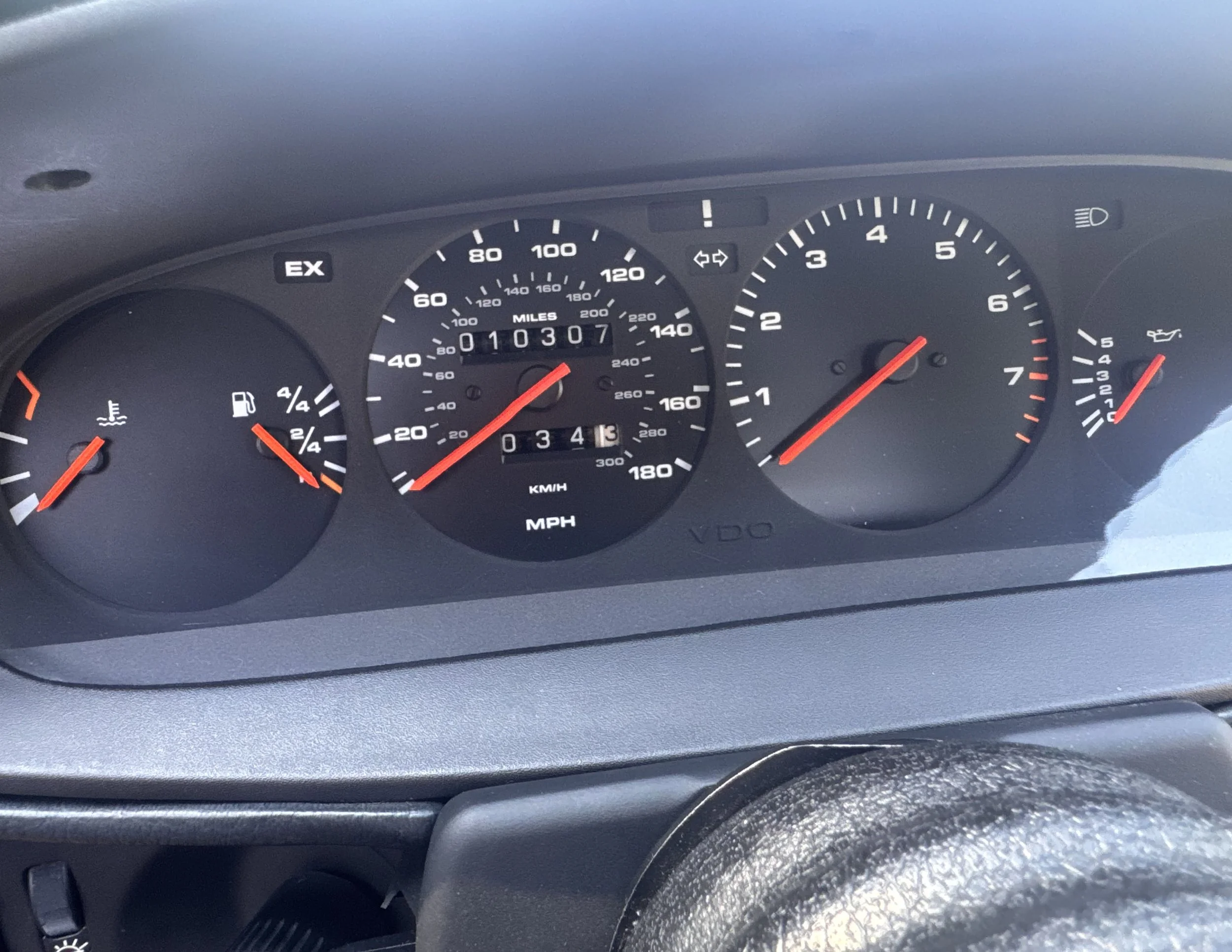 INTERIOR DASH SPEEDO.jpg
