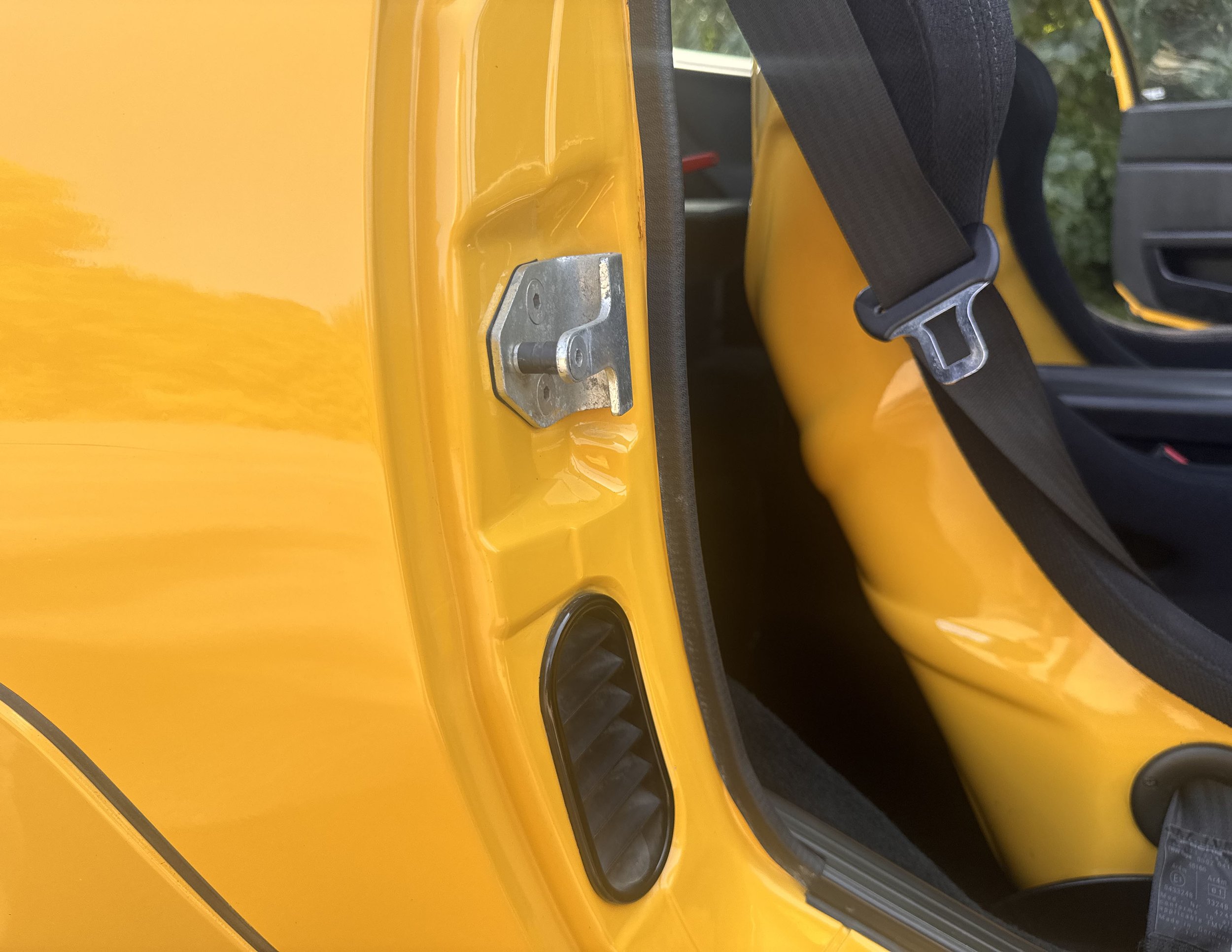 DEATIL INTERIOR HINGE.jpg