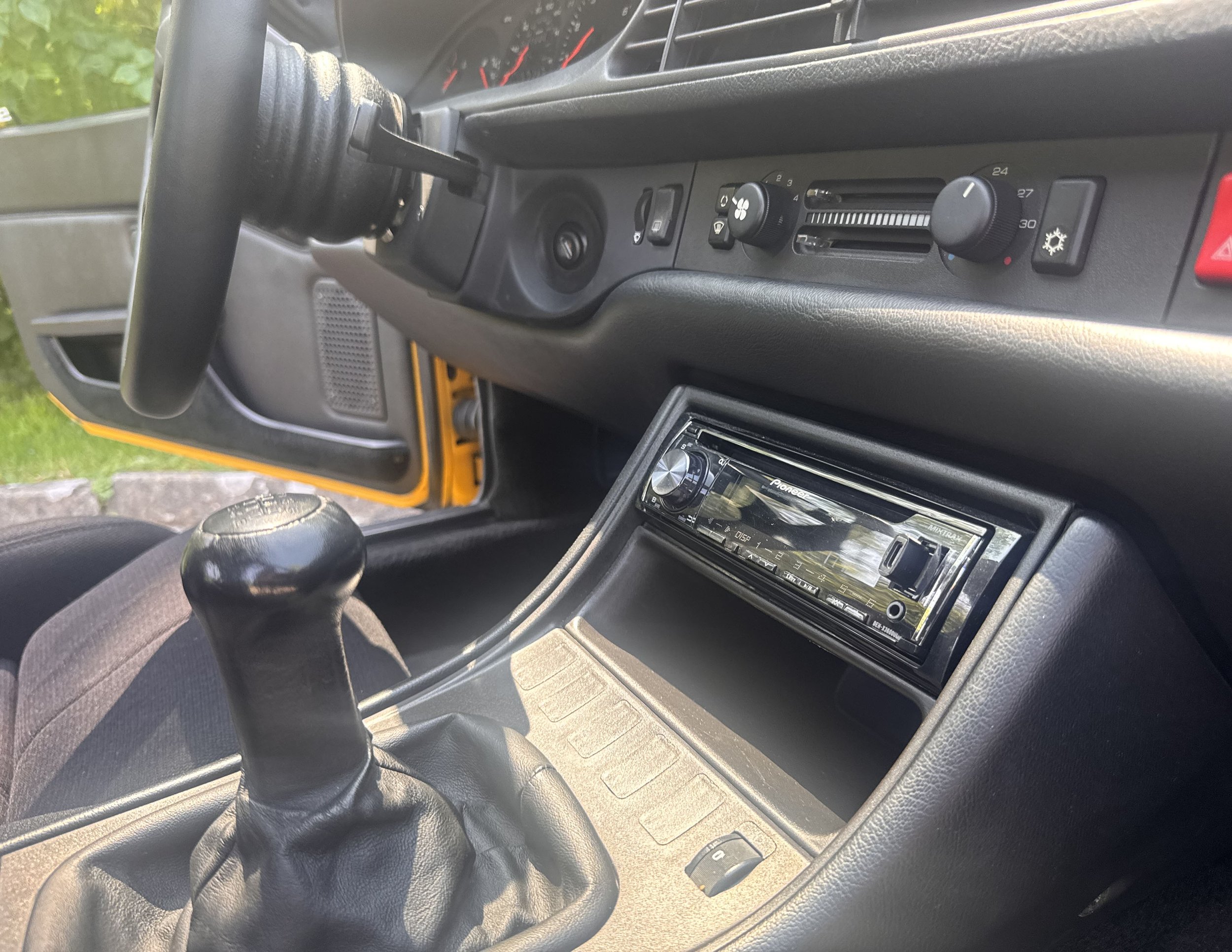 INTERIOR DASH.jpg