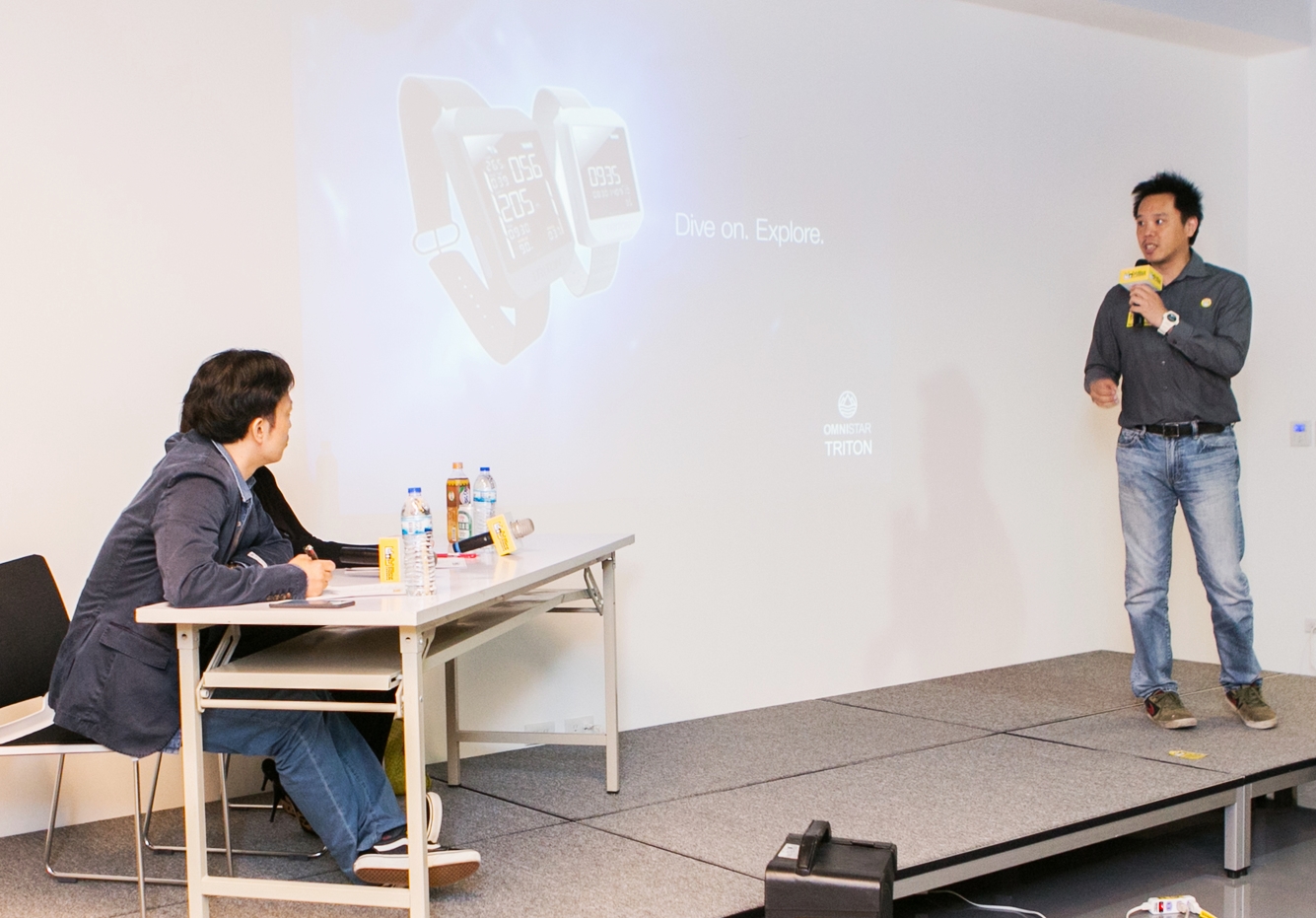 DeepBlu CEO Brad Chen pitched to Wayne at Accelerator Bootcamp Squad 1