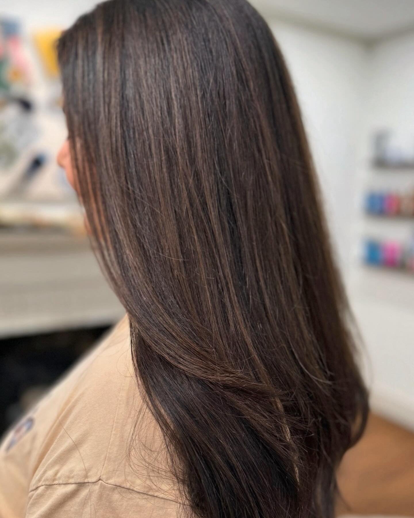 Chocolate mocha hair color- giving November feels.

Dimensional brunette &gt; one solid color brown

#dimensionalbrunette #mochahair