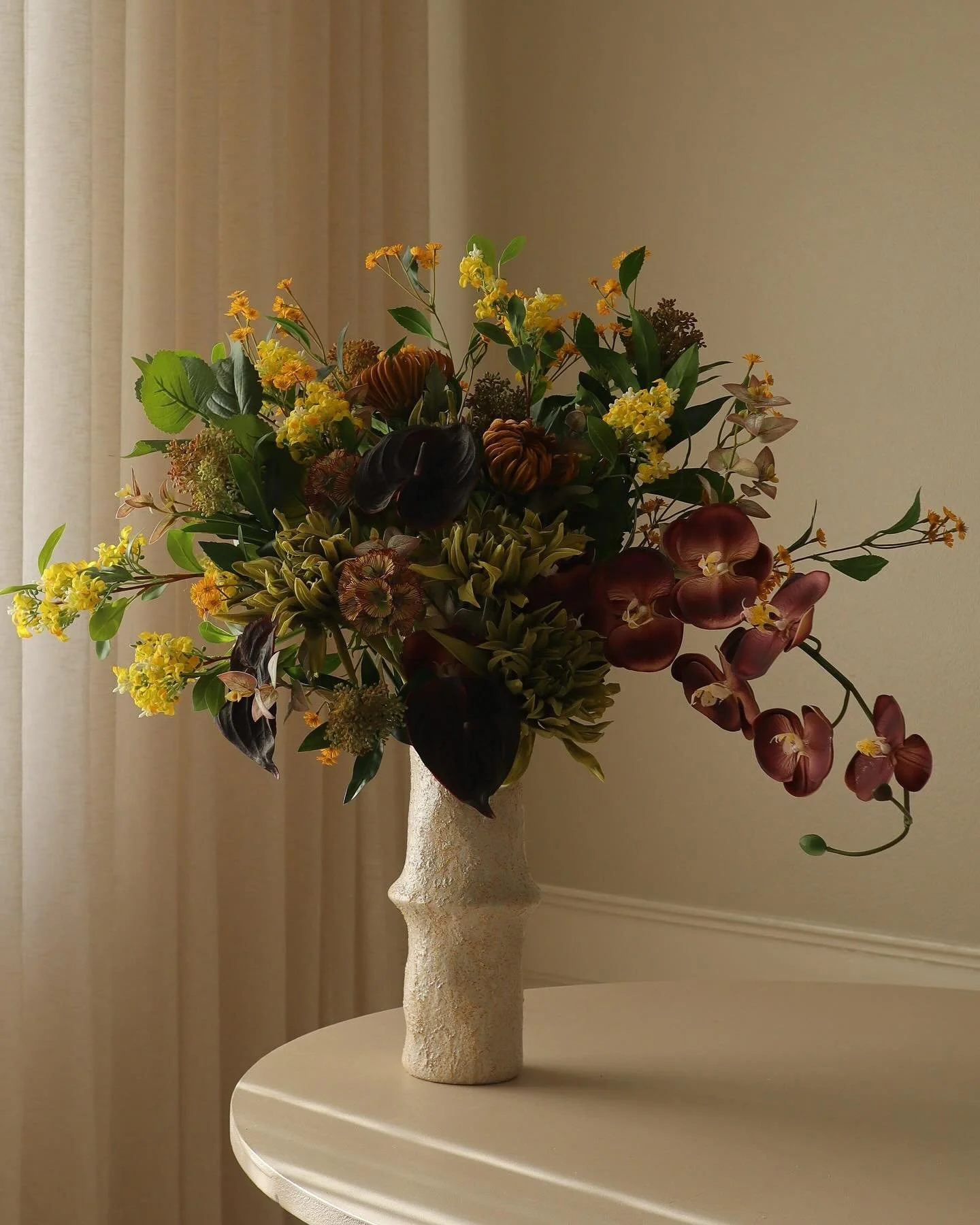 We introduce one of our favorite bouquets from our best-selling @botane_studios - The Copper Pot Bouquet showcases a blend of deep tones &amp; earthy textures, creating a dynamic arrangement with rich contrast. Perfect for the end of summer or autumn