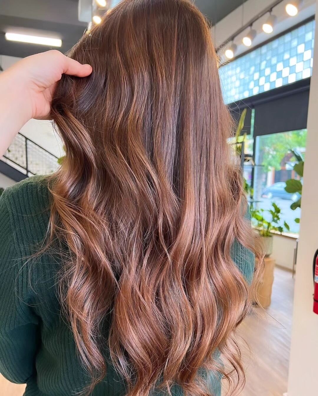 Copper hues by this girl. ❤️ @danarey_hair 

#GiveGoodHair 
#LetYourLightShine 
#AllYouNeedIsGoodHair