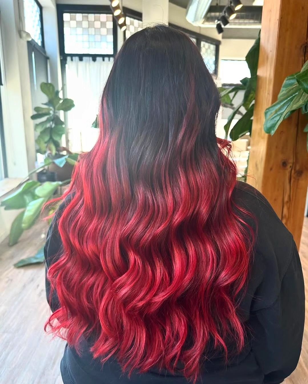 &deg;&bull; Red Hot &bull;&deg; ❤️&zwj;🔥 @beauty_by_kaylaallen 

#GiveGoodHair 
#LetYourLightShine 
#AllYouNeedIsGoodHair