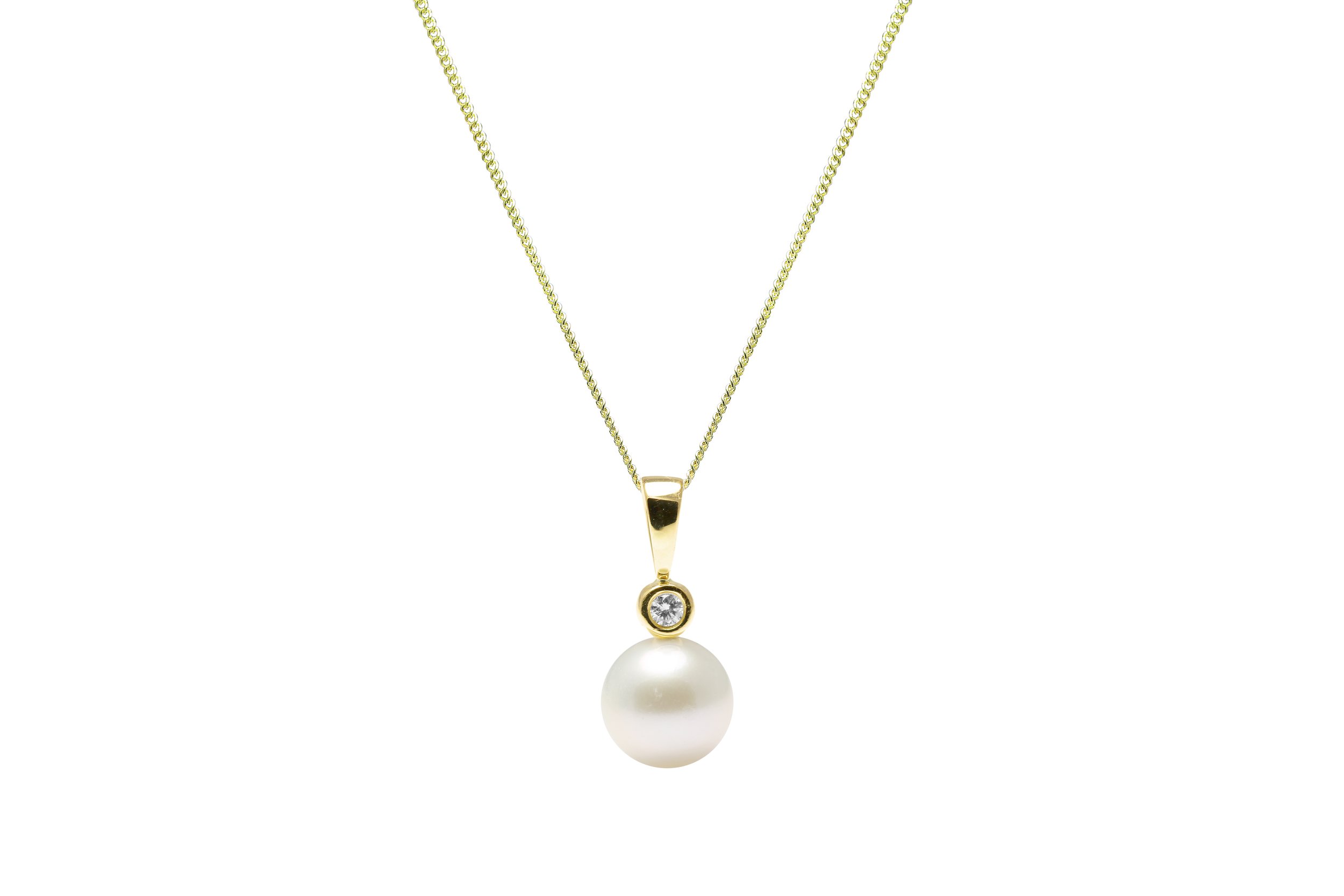 18ct Gold Cultured Pearl & Diamond Pendant