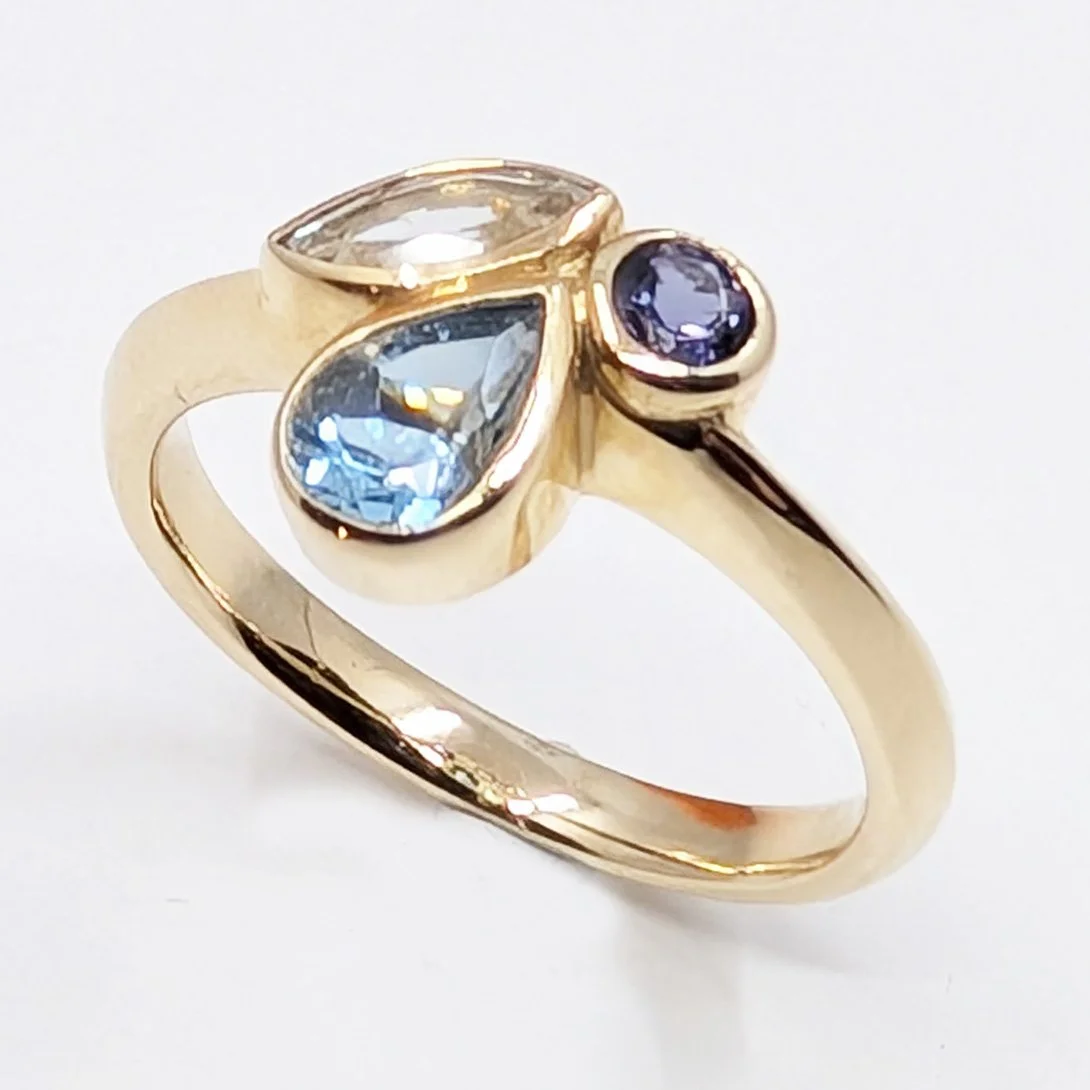9ct Gold Aquamarine & Iolite Ring
