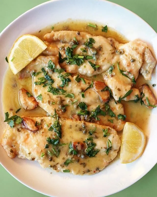 Chicken Piccata was our Easter dinner of choice this year 💚 It&rsquo;s quick, tangy, and comes together using pantry staples 💯 Recipe by @moroccochris @bonappetitmag
&bull;
&bull;
&bull;
&bull;
#greenpoint #chickenpiccata #easterdinner #bareaders #