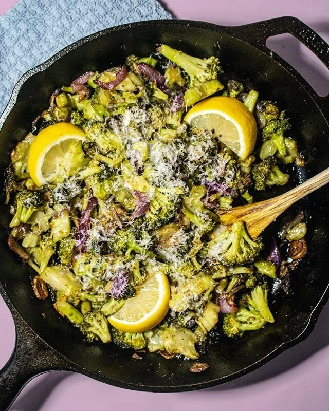 BIG! FLAVOR! BROCCOLI!
We don&rsquo;t know what took us so long to make this recipe by @moroccochris but we know after trying it we&rsquo;ll need to make up for lost times 🥦 @bonappetitmag @healthy_ish &bull;
&bull;
&bull;
&bull;
#chrismorocco #bare