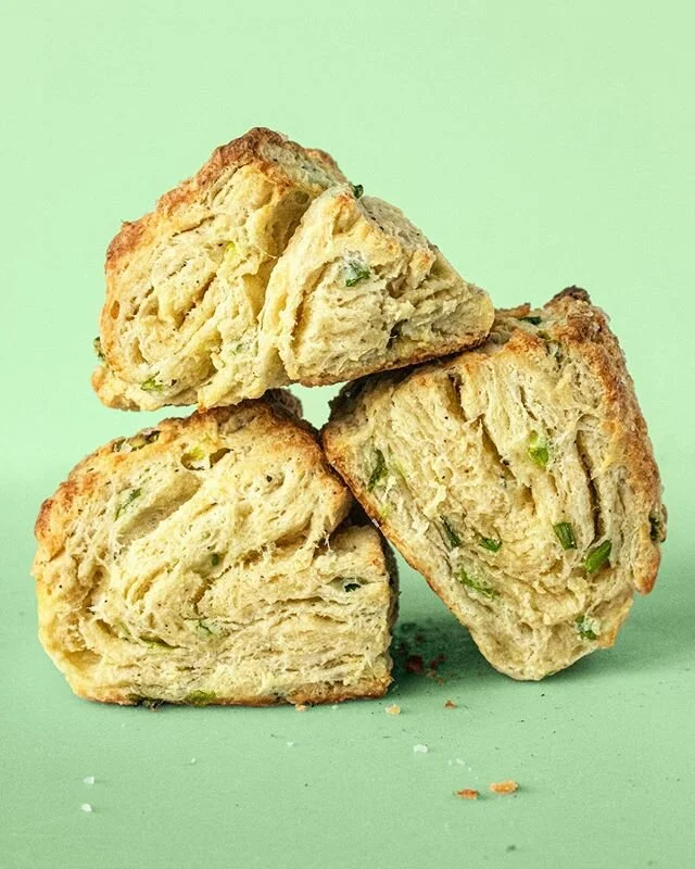 Layers on layers on layers on layers on layers on layers on layers etc.
&bull;
Sour Cream and Onion Biscuits from the @basically Guide to Better Baking.
Recipe by @mollybaz
&bull;
&bull;
&bull;
&bull;
#greenpoint #biscuits #basicallybaking #bareaders