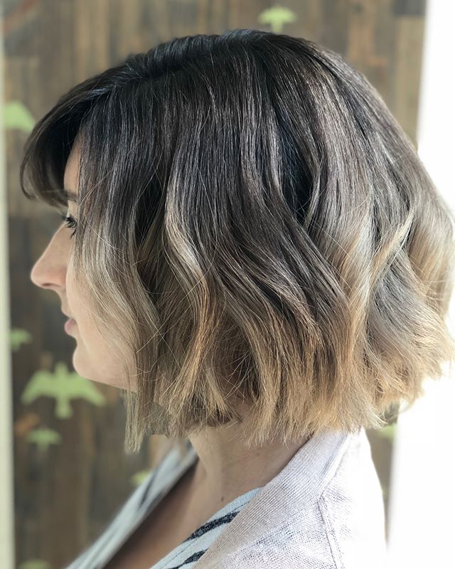 #TransformationTuesday | this amazing hair transformation by artist Emily Ann is perfect for transitioning into Autumn 🍂 got hair goals? give us a call to schedule a color consultation appointment! phone number in bio 😉 #salonUstyle #hairgoals #new