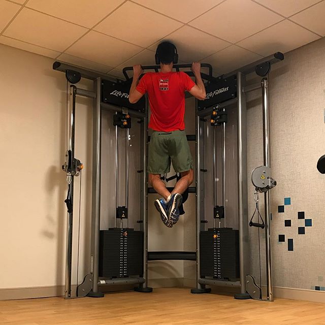 Another hotel gym not understanding how a pull-up bar works.. 🤦🏽&zwj;♂️ but at least I still managed about a 60 min workout. 40 min spin, 10 min core, and 10 min stretch. #TriLife

Get out there and #CrushIt!