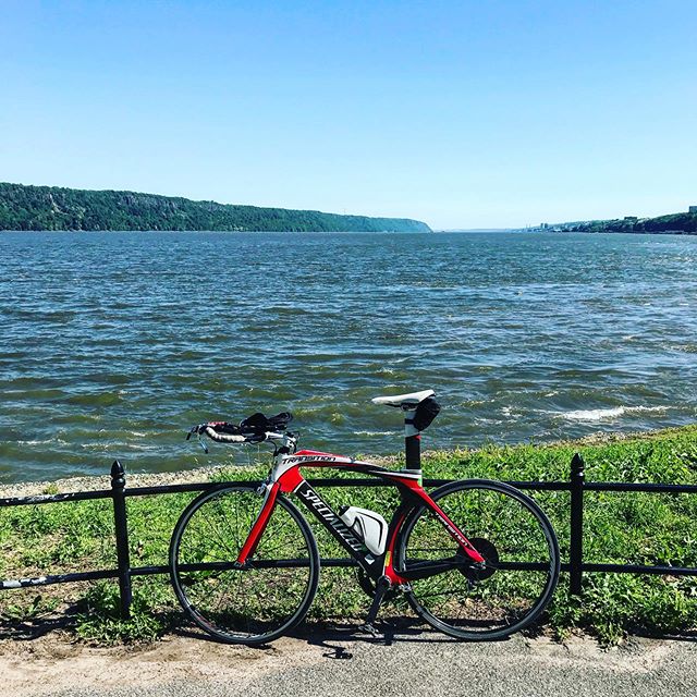 Happy Memorial Day! 🇺🇸 This morning&rsquo;s ride in NYC felt amazing. Got in 20+ miles up to Inwood Hill Park and back. Now time to lay out in Central Park with the rest of New York City! #TriLife