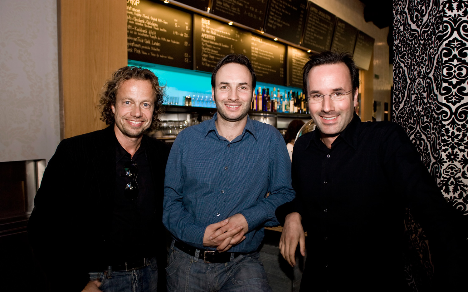 Die Brüder Frei zusammen mit Rolf Hiltl, Mitgründer des Restaurants Tibits in Zürich