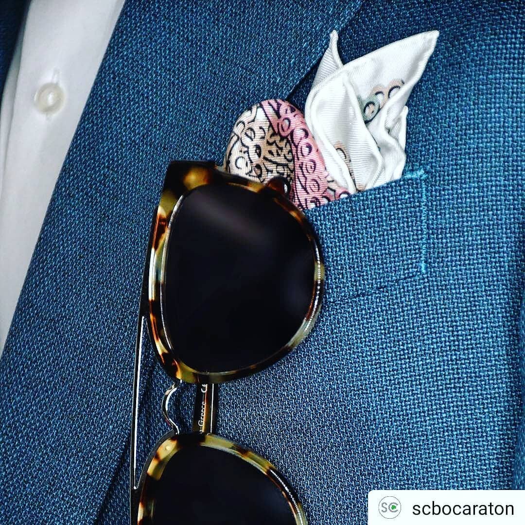 Such a great shot and combination! 👔🕶 100S styled with Brass Knuckle Camo Pocket Square (Duomo edition) from @scbocaraton #Repost #scbocaraton #makeyourmarq #marqoptical
&bull; &bull; &bull; &bull; &bull;
MAKE YOUR MARQ 👊
marqoptical.com

Visit ou