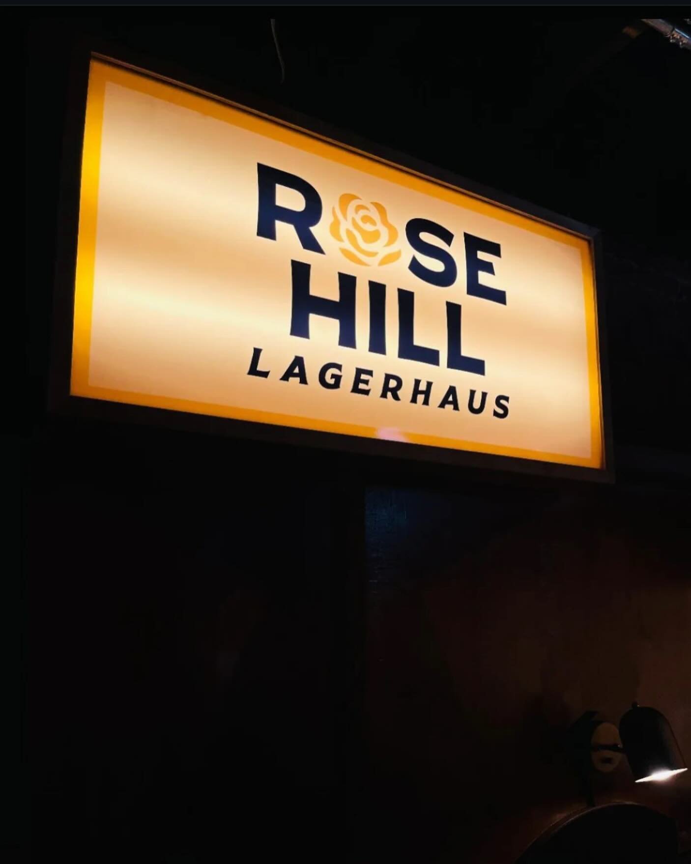 We&rsquo;re happy to have @rosehill.lagerhaus as our new neighbors in Deer Park. Come by for pizza and beer! 🍻 
#pizzabeervictory #deerpark