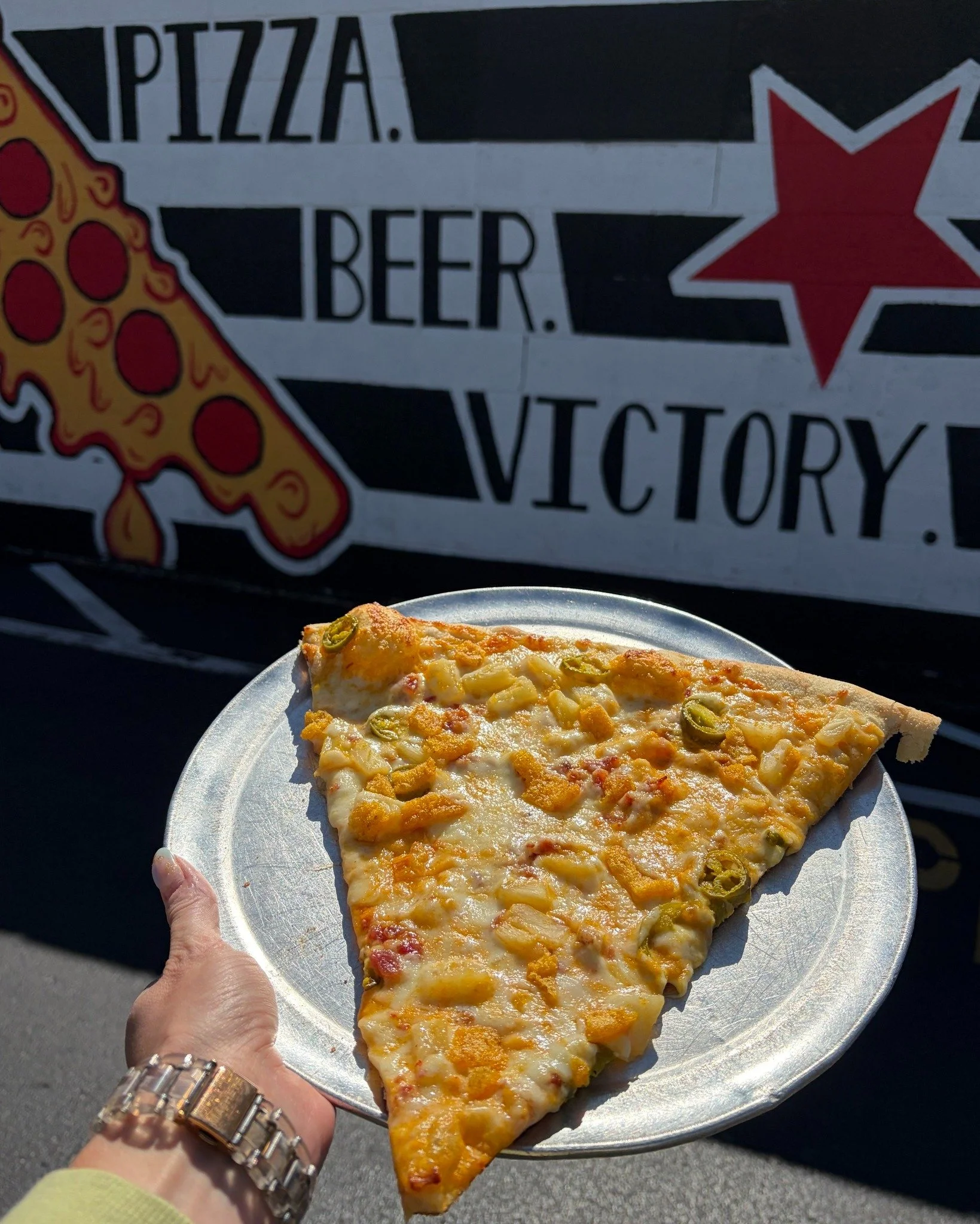 Happy 420 to those who celebrate! 🍕🍕🌲🥦🥗💐🌿🍕🍕
420 Special pie available all day at both Germantown and Deer Park. Available by the slice and full pies. Beer cheese base + bacon + pineapple + jalapeno + Funyuns!