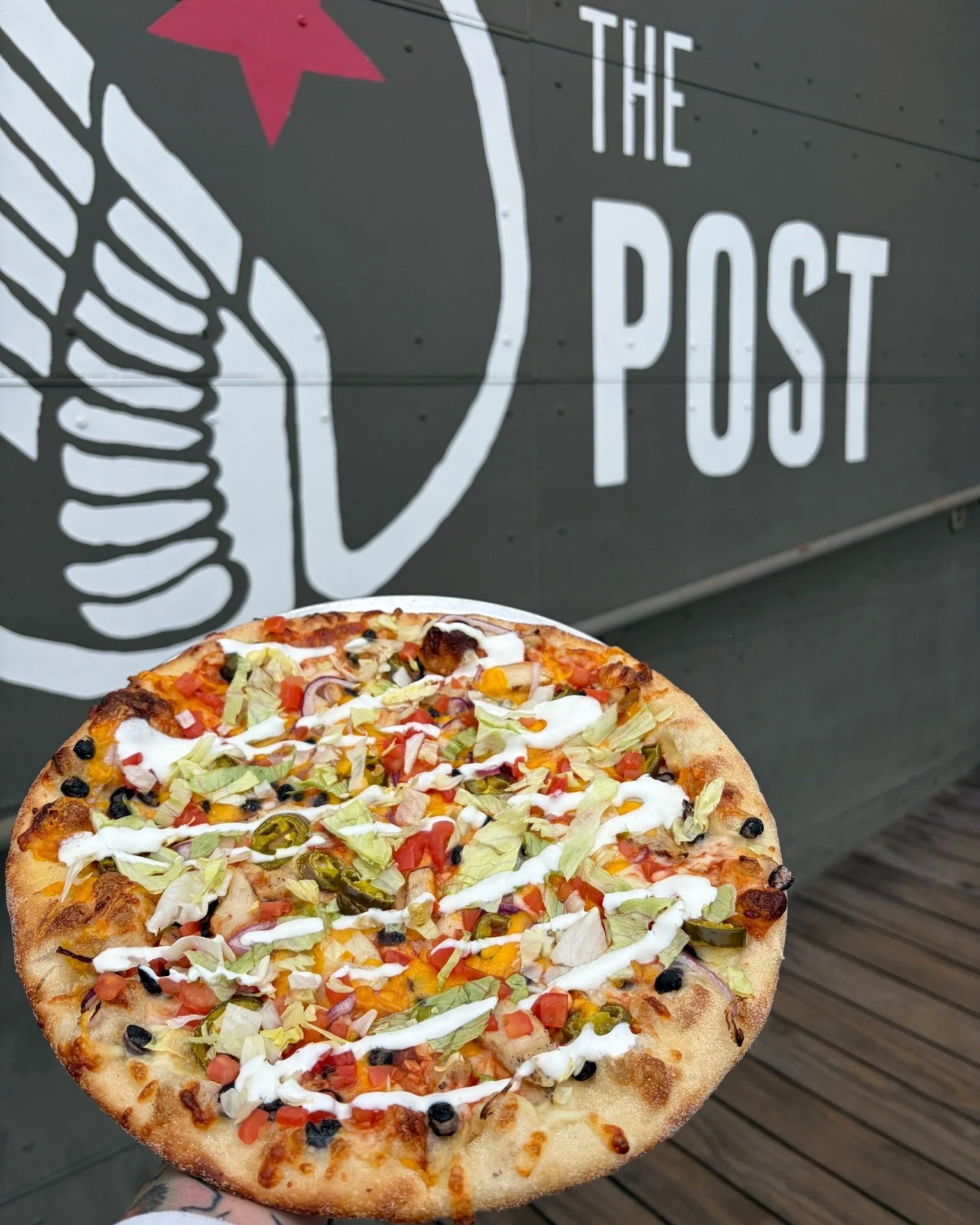 🍻🍕This weekend calls for a taco pizza and a crispy beer! 🍕🍻 
Delivery available through DoorDash out of the Deer Park location. 

Cheers!