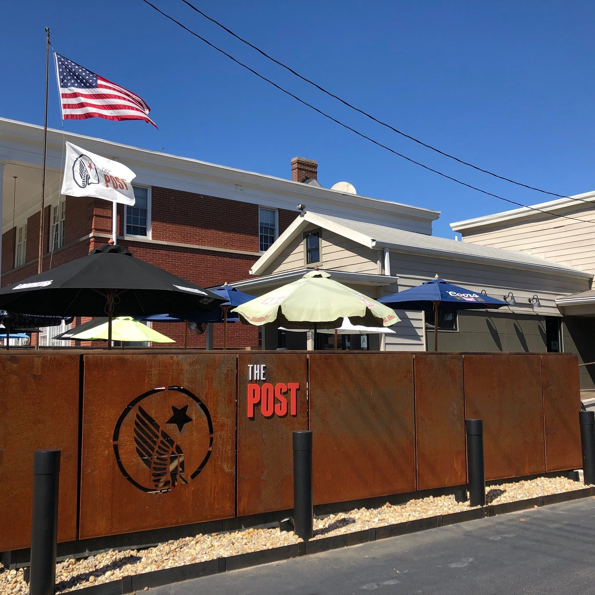 Come spend Memorial Day Weekend with us! Open normal hours including Monday. 

#louisvilleeats #MDW #pizzabeeryvictory