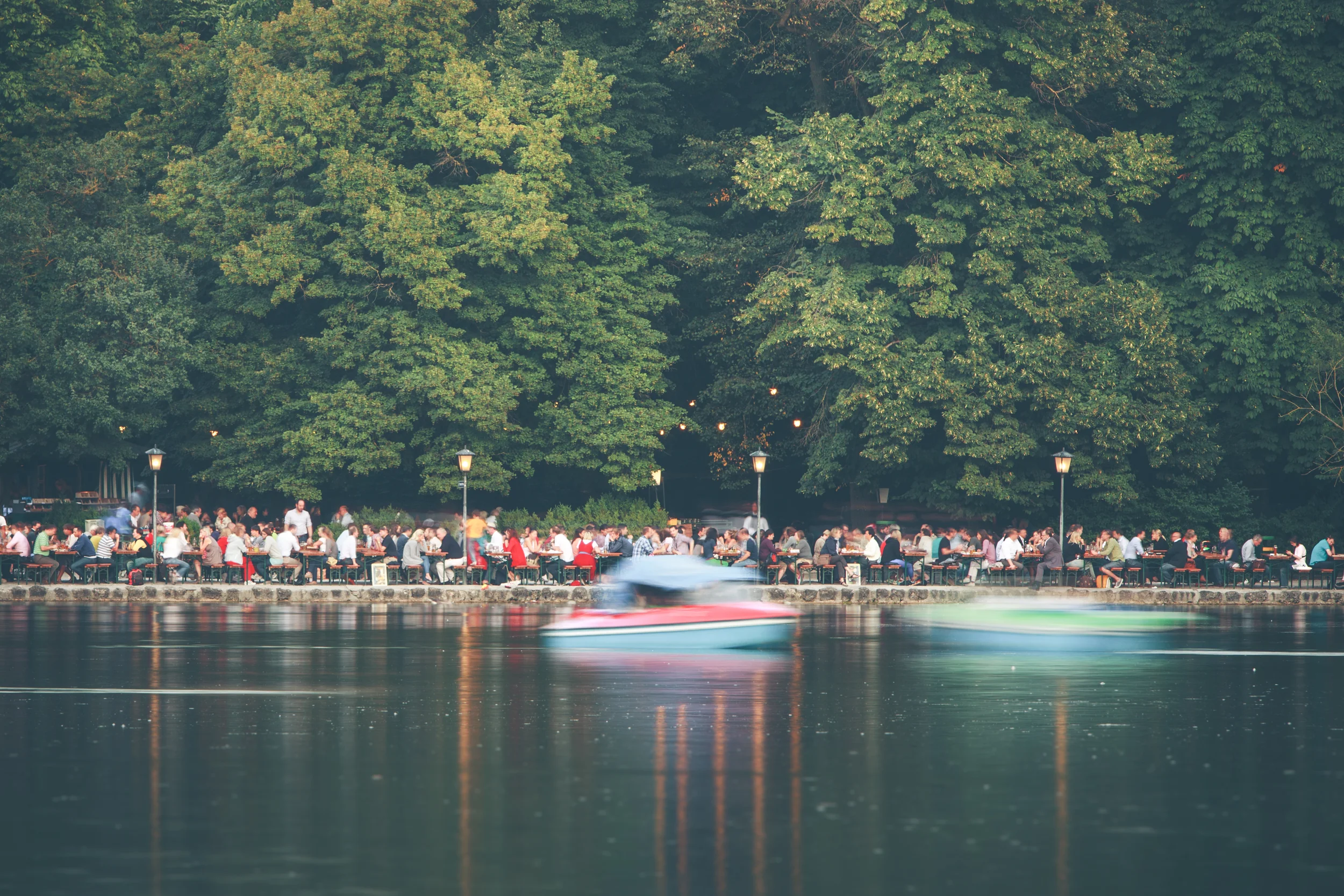 biergarten am see