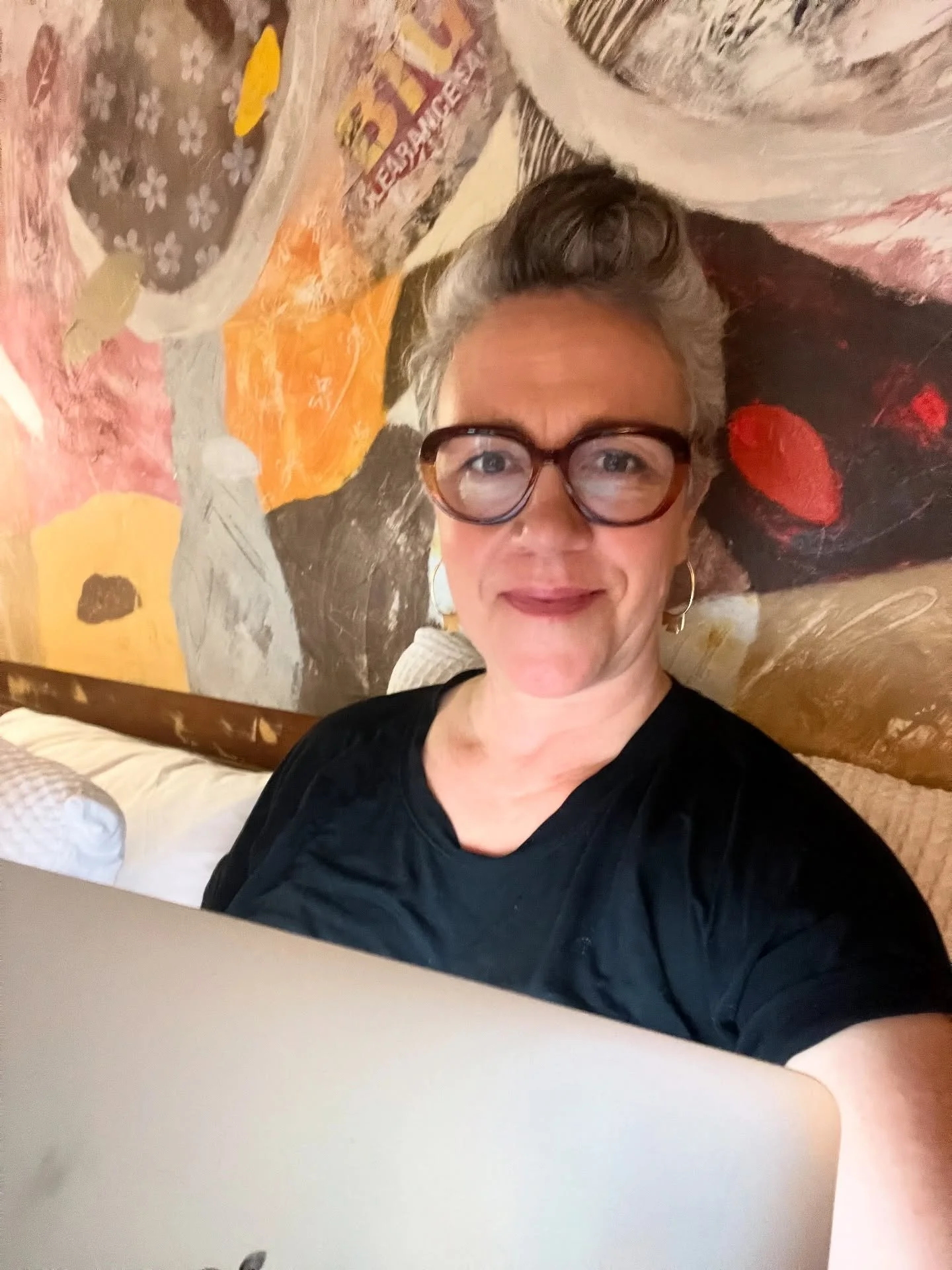 Writing in my Brisbane AirBnB before heading out shortly to speak to more school kids about &lsquo;Run&rsquo;. 

I think my years as a journalist taught me to grab 15 minutes here and 30 minutes there. 

In fact, I may even write better with an immin