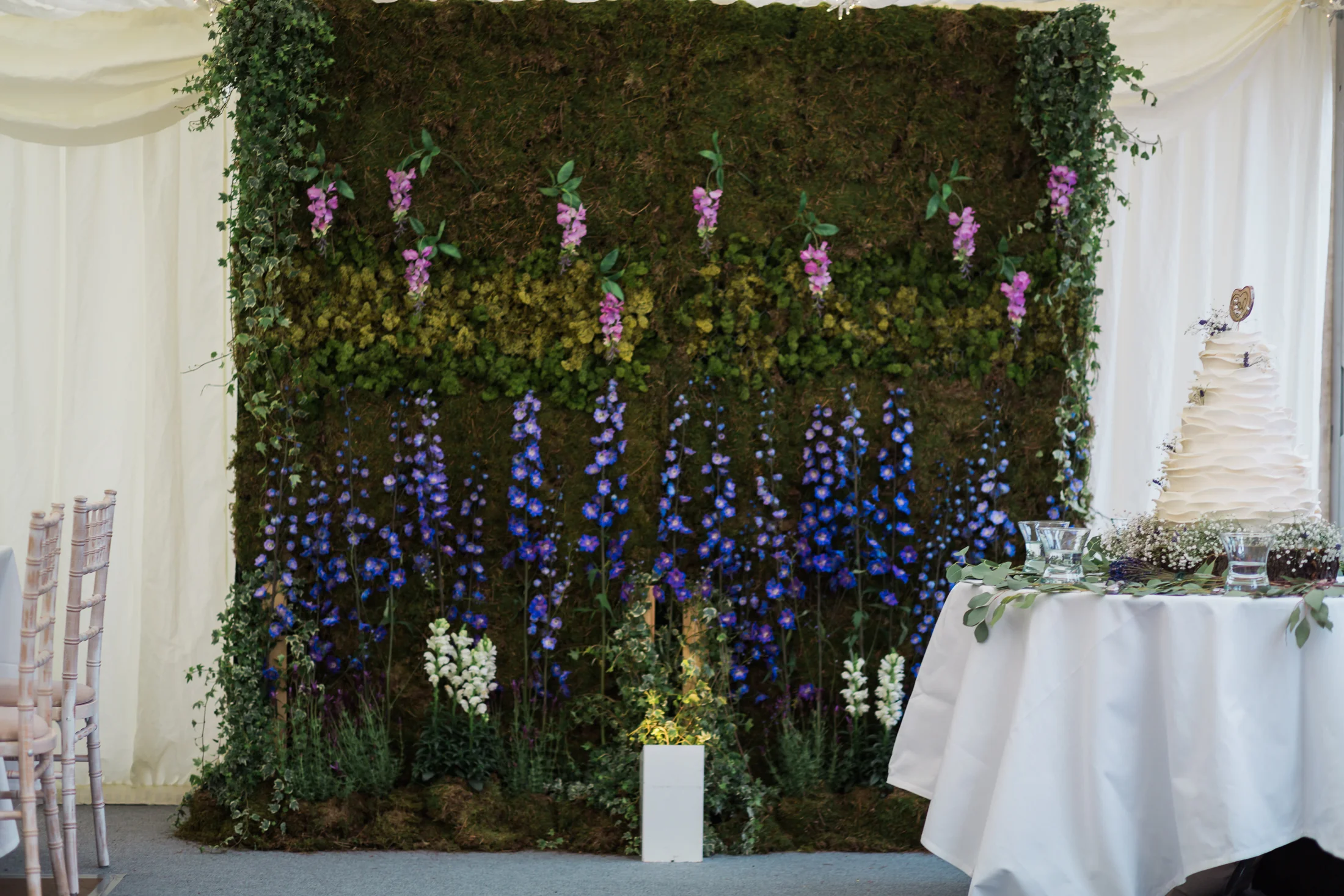 brahmin_calligraphy_weddings_floral_backdrop.jpg