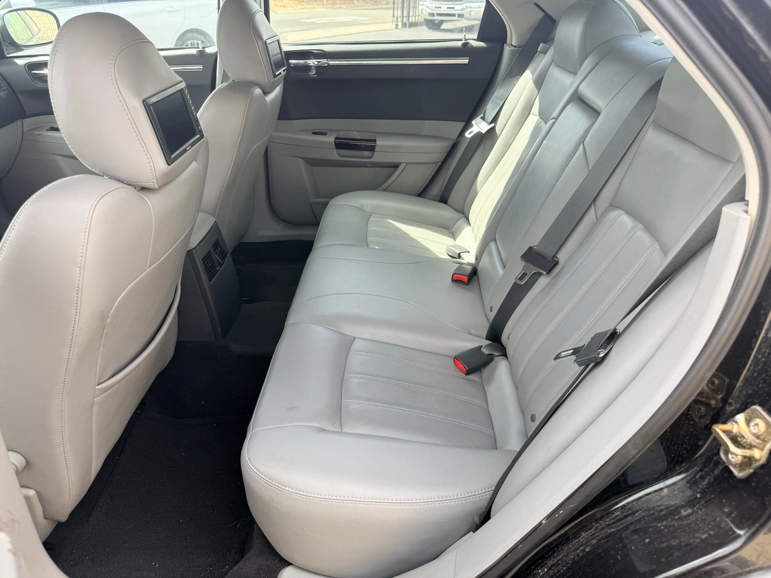 2006 Chrysler (6).jpeg