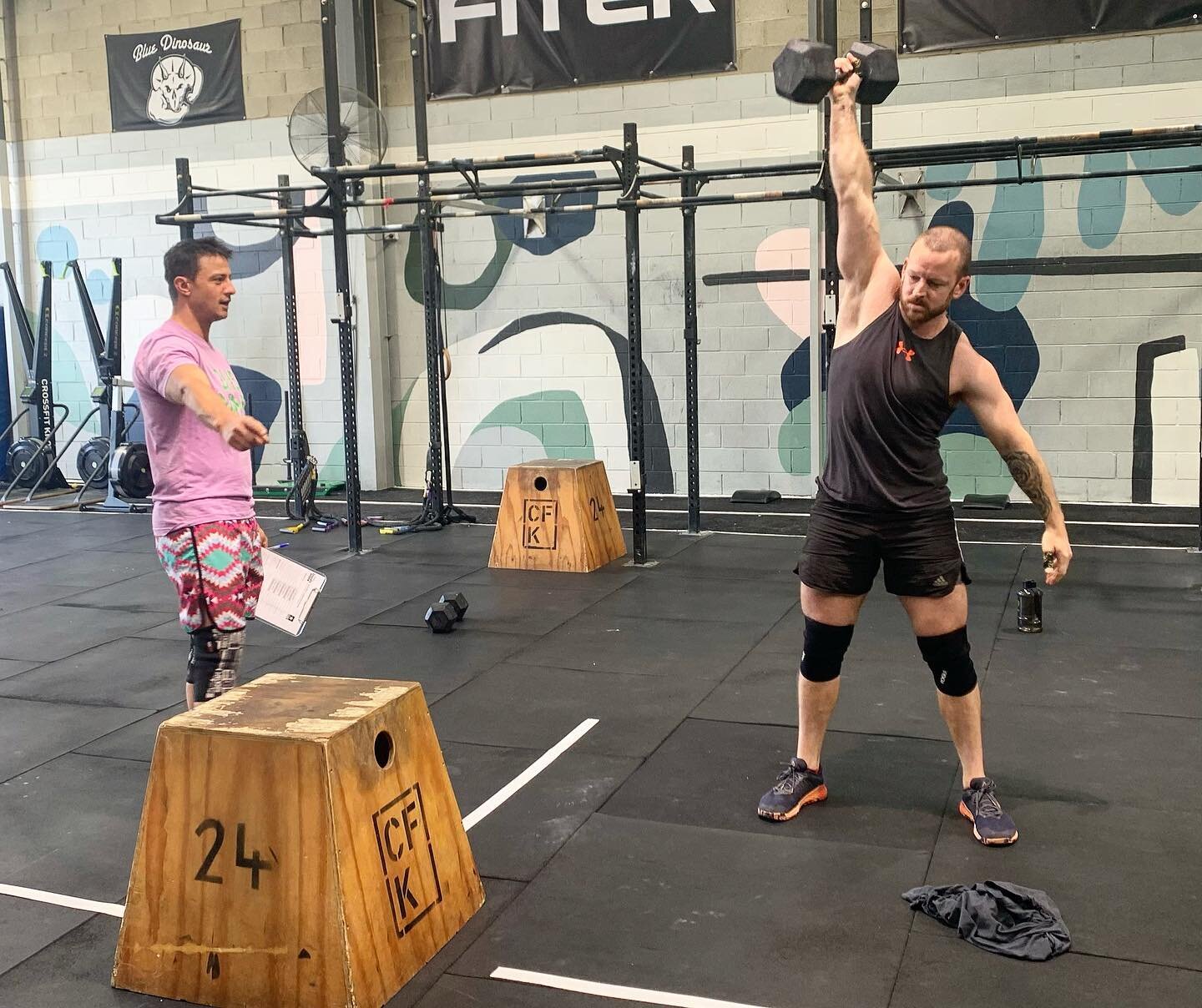 #21point2... gotta love those Dumbbell snatches + Burpee box jumps 💙🤙

#CFK #CrossFit #gains #fitfam