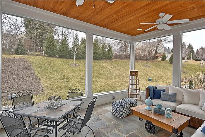 1203 Bishopsgate Way