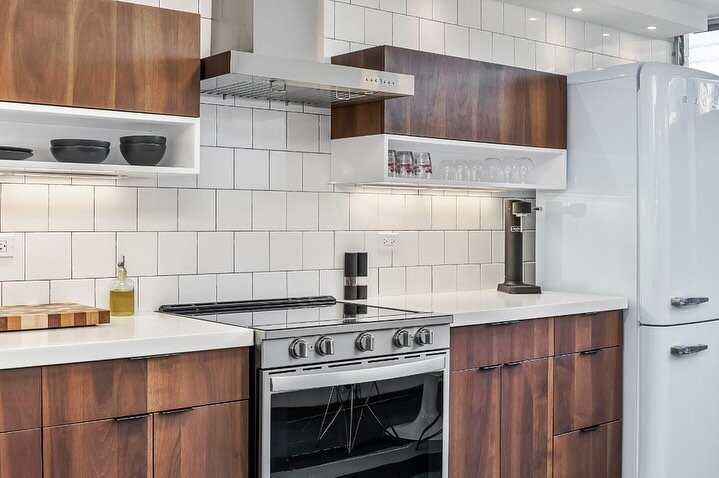 Our Smoked Walnut wood veneer material (from Belgium) makes a bold statement in this kitchen with solid white cubbies and Smeg appliances 

Contractor:  @constructionaidinc Reyn Oshiro

#customcabinets #customcabinetshop #cabinetmaker #walnut #europe