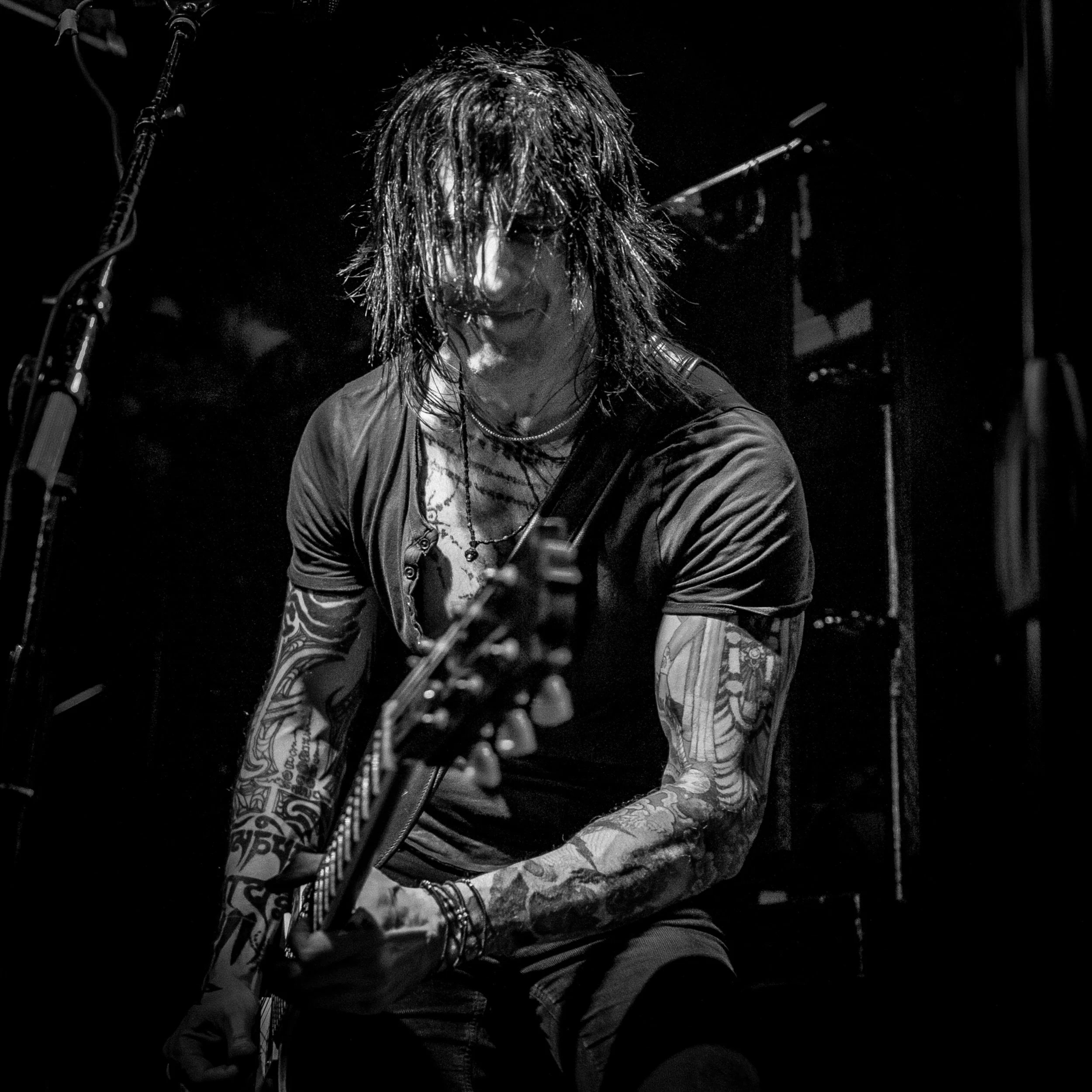 Richard Fortus (3).jpg