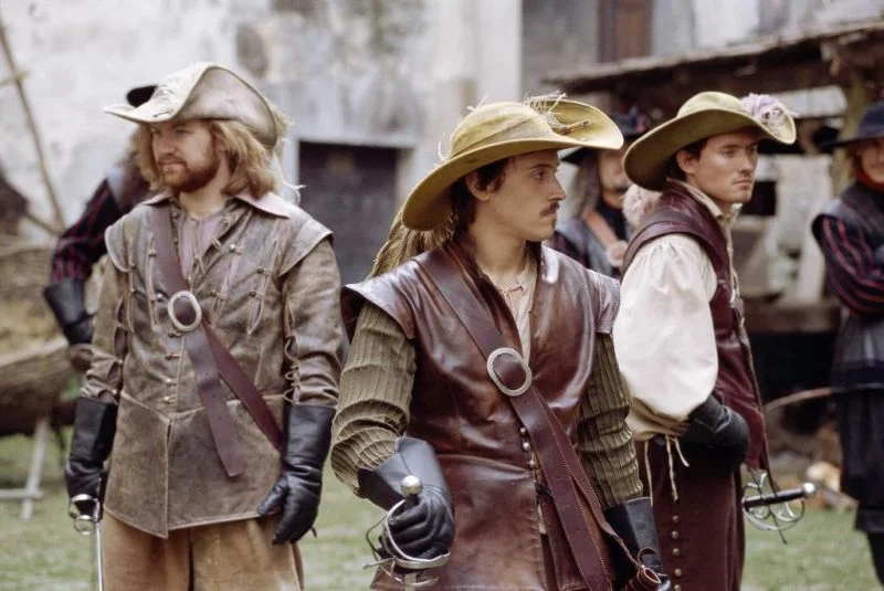 la-femme-musketeer-888279l.jpg