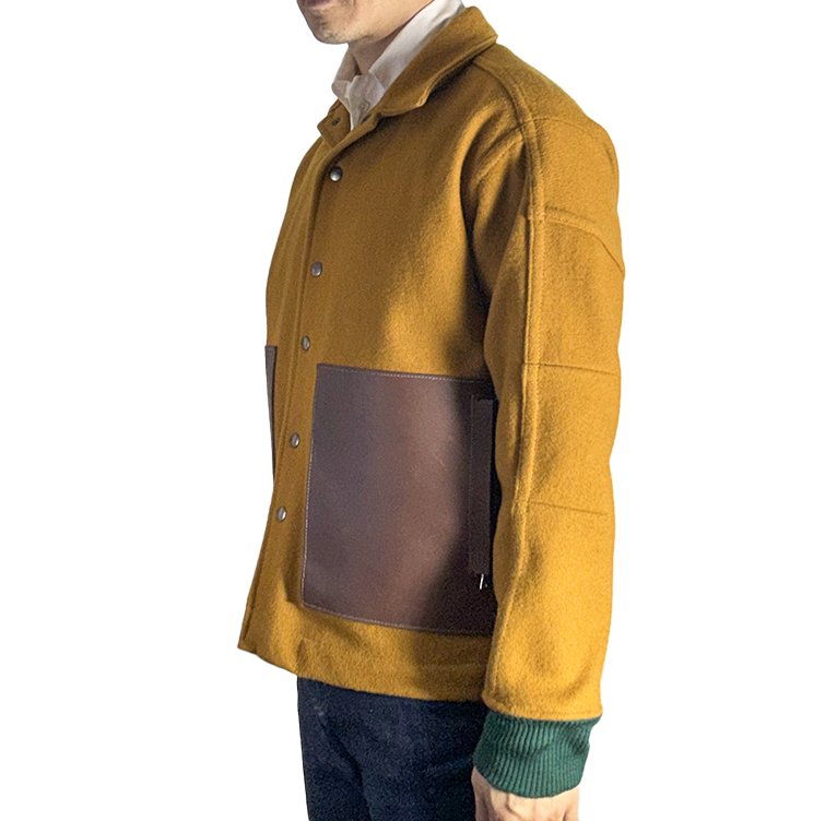 web_dece model ochre 3_4.jpg