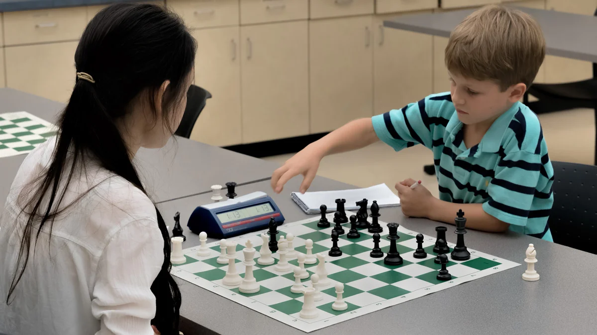 Round 1: Camille Sibbitt (L) (1381) vs Daniel H (R) (723)