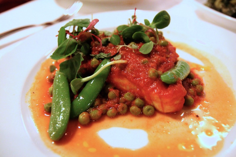 Albacore tuna with string peas