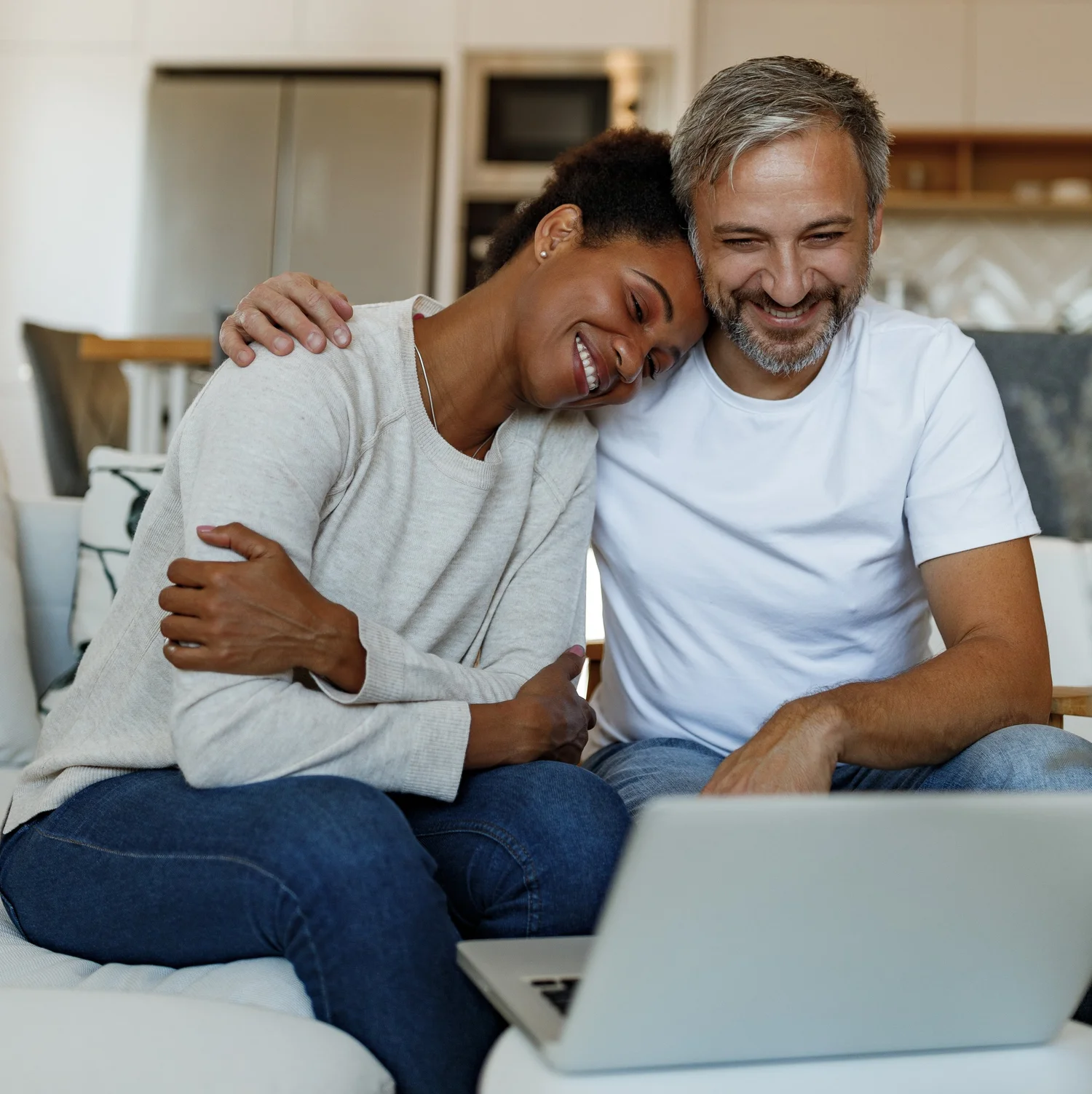 Talking About Technology Use With a Partner — Linx Dating