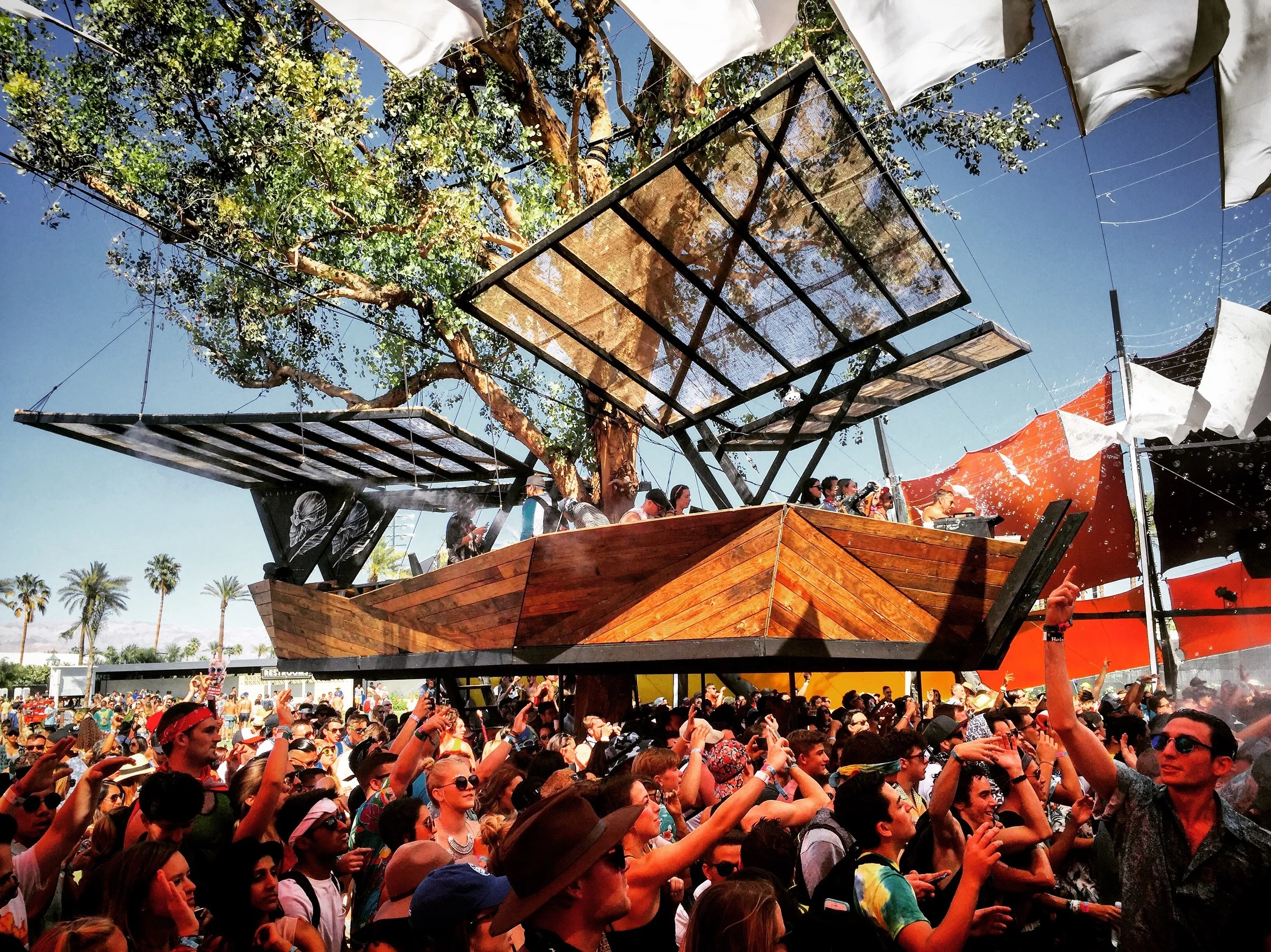 SS BISKT TREE HOUSE BOAT AT COACHELLA 2016