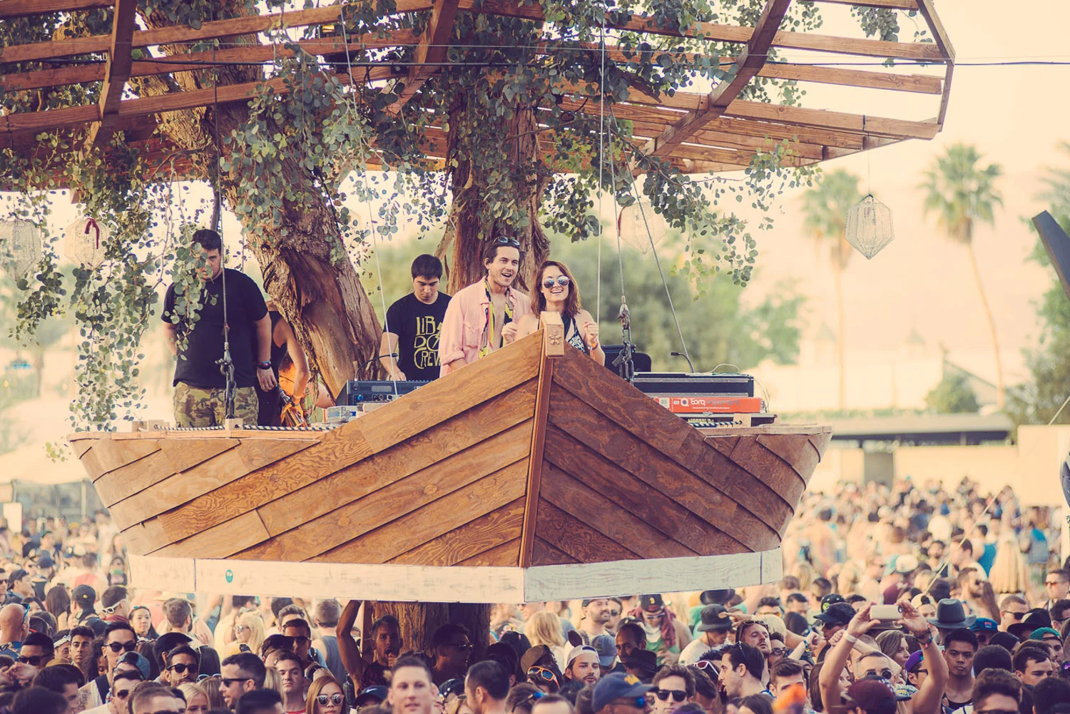 coachella-2015-dolab-tree-house-hunter-leggitt-studio-12.jpg