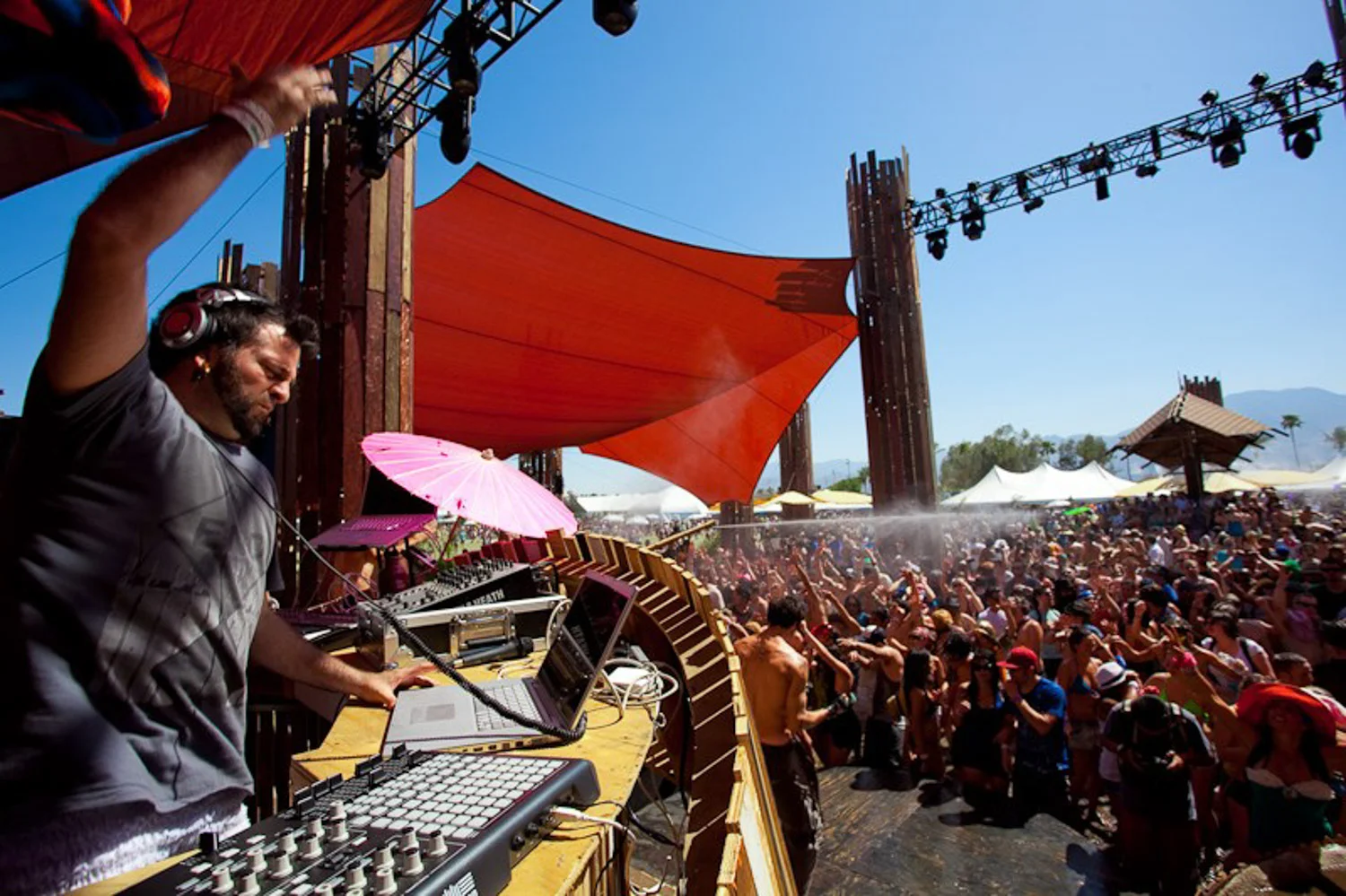 do-lab-coachella-2010-hunter-leggitt-studio-11.jpg