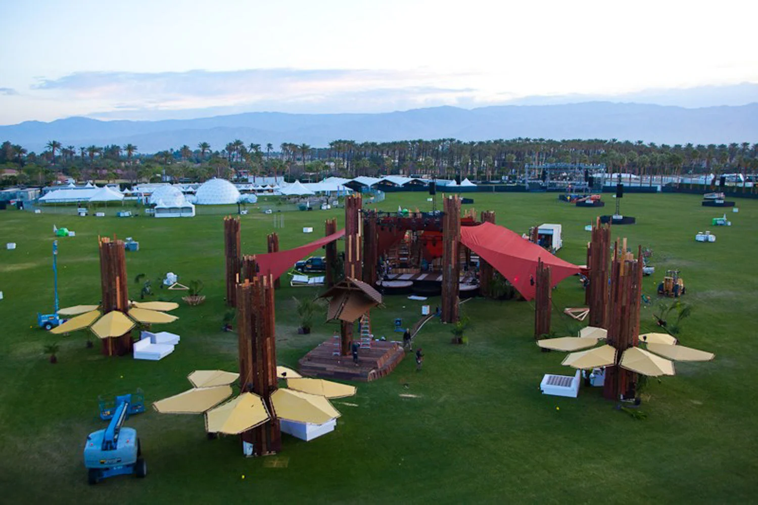 do-lab-coachella-2010-hunter-leggitt-studio-17.jpg
