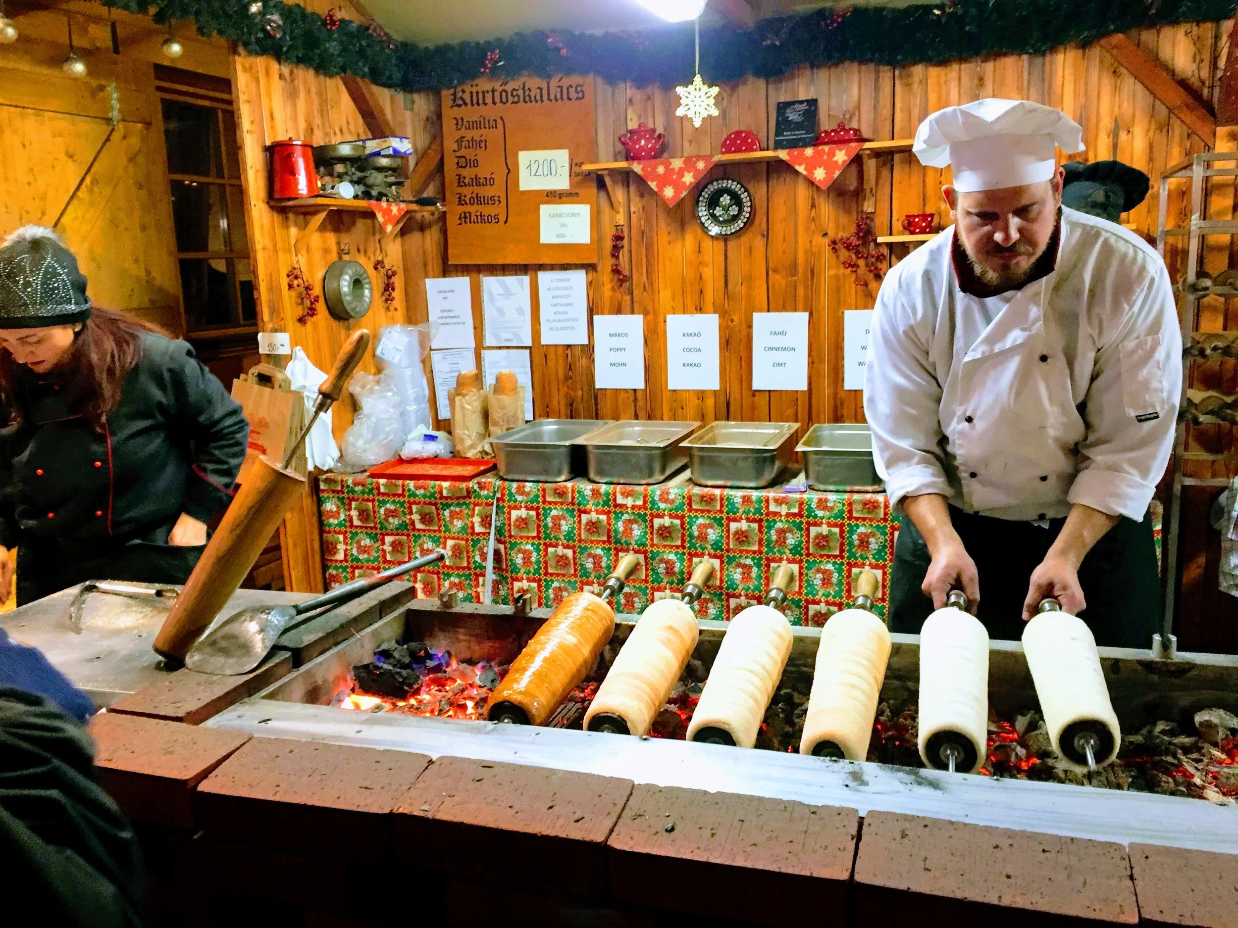 Chimney cake line is three times longer than any line here // Budapest, Hungary