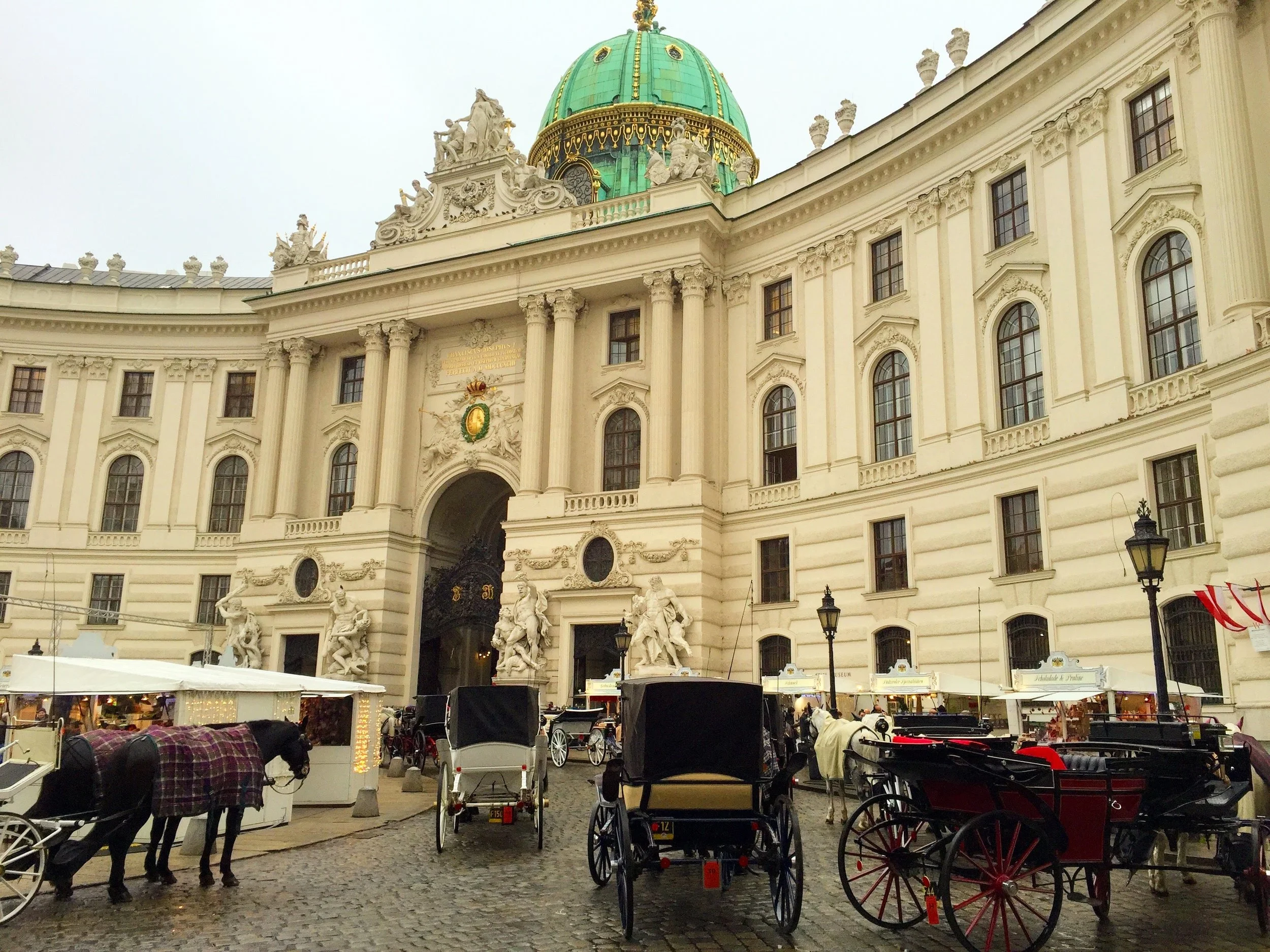 Love that they fit this little Christmas market next to Hofburg Palace // Vienna, Austria